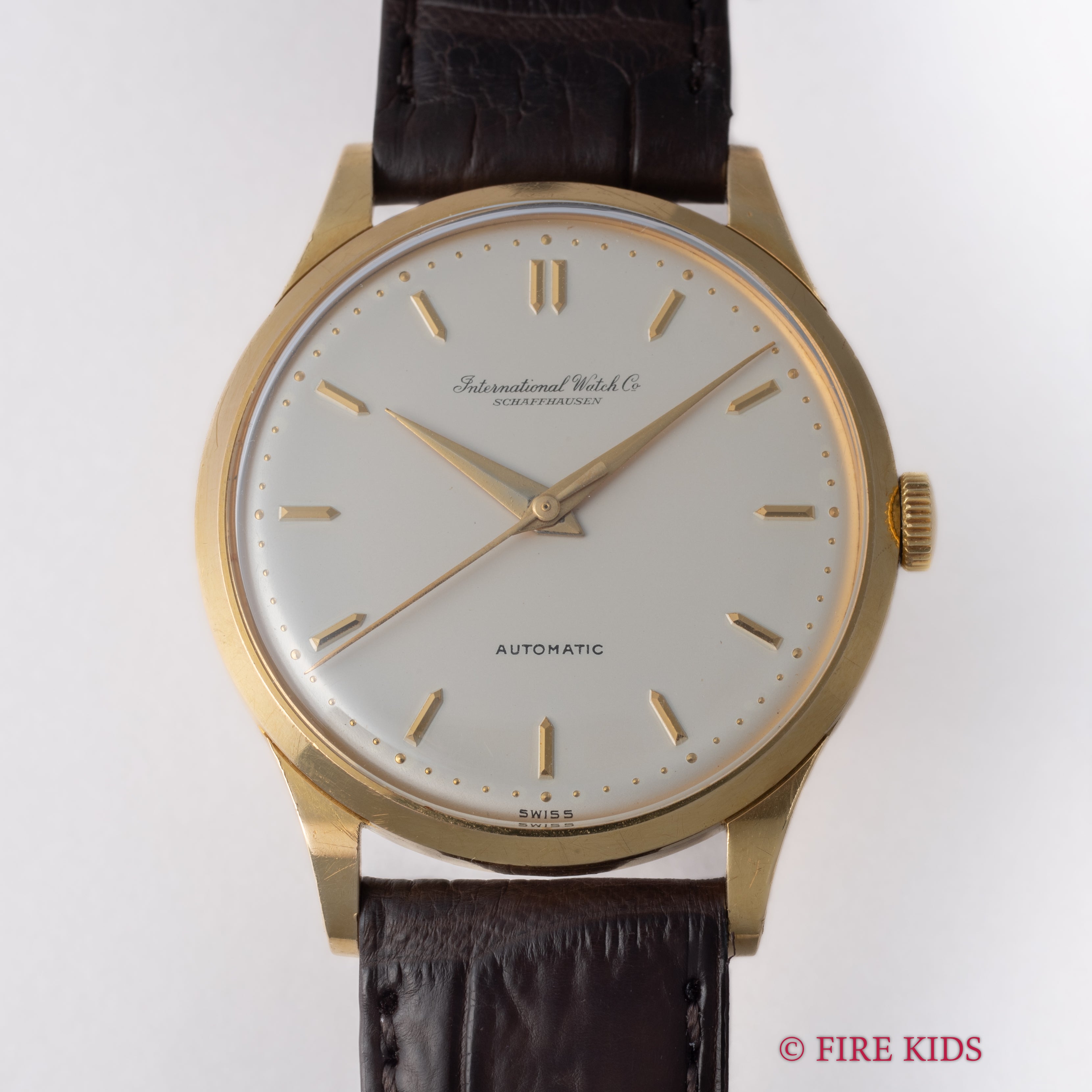 IWC ラウンドケース 1962年製 18金無垢イエローゴールド Cal.853 ノンデイト自動巻き 純正尾錠、革ベルト付き