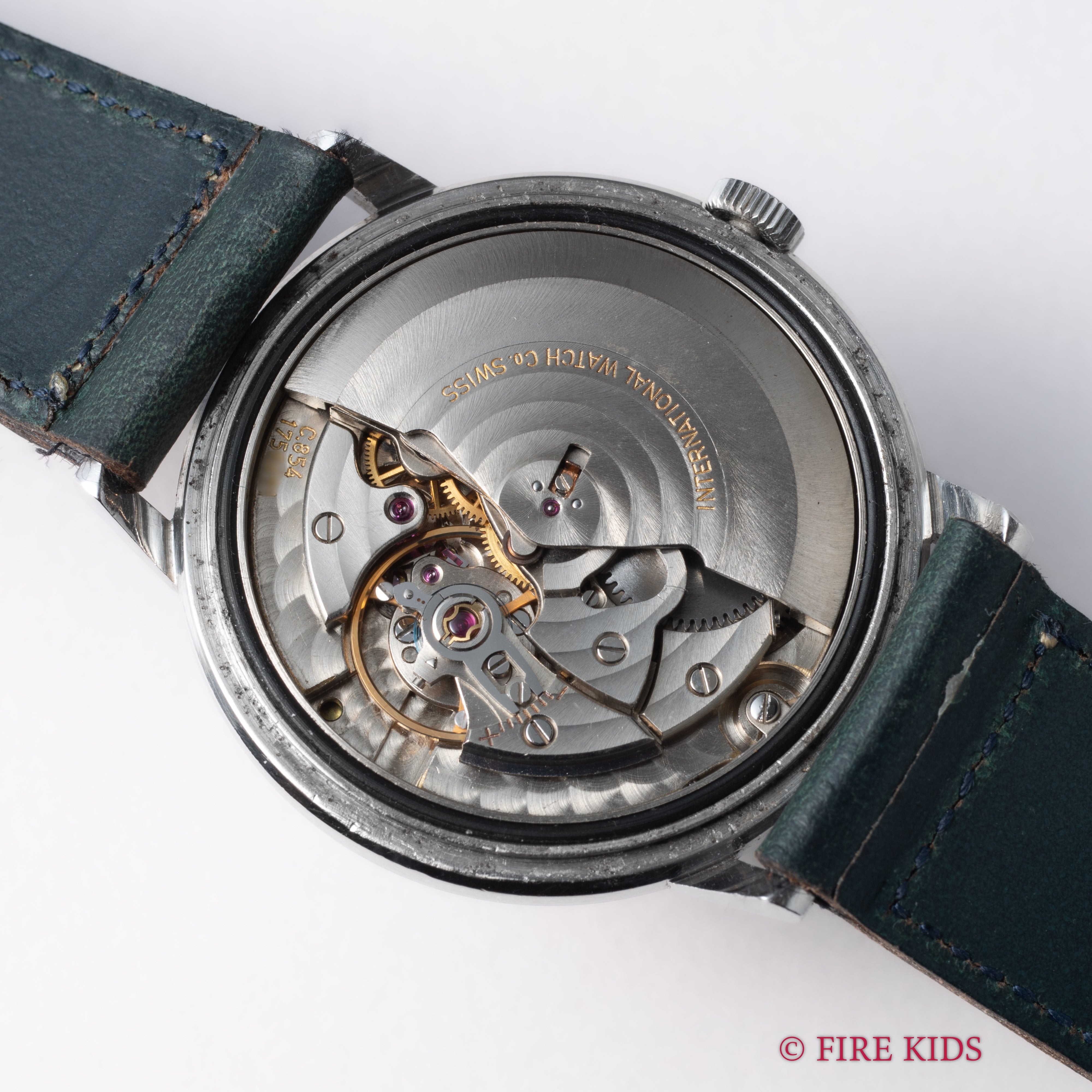 IWC ラウンドモデル オートマチック ホワイトローマンダイヤル 1965年製 お魚リューズ