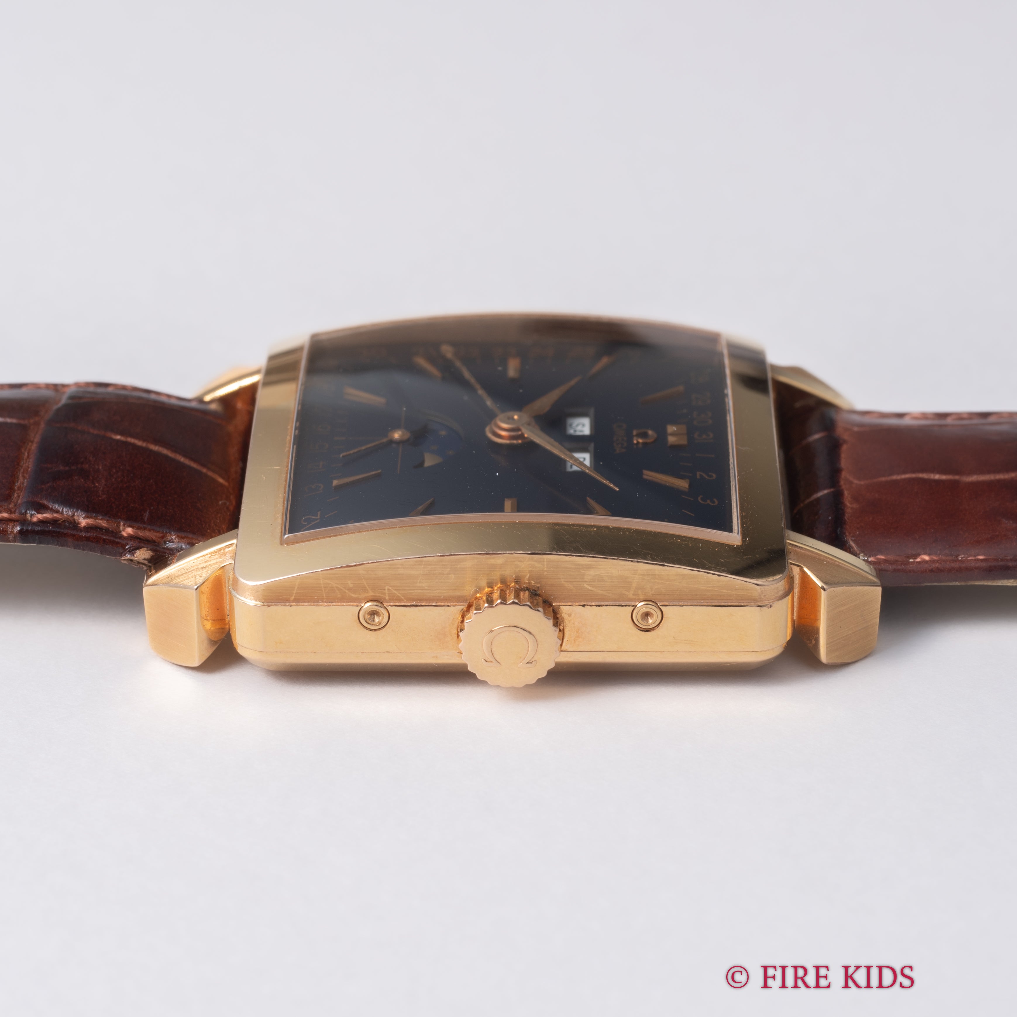 オメガ コスミック ミュージアム トリプルカレンダームーンフェイズ 2002年製 1951本限定 18金無垢 Ref.57018003