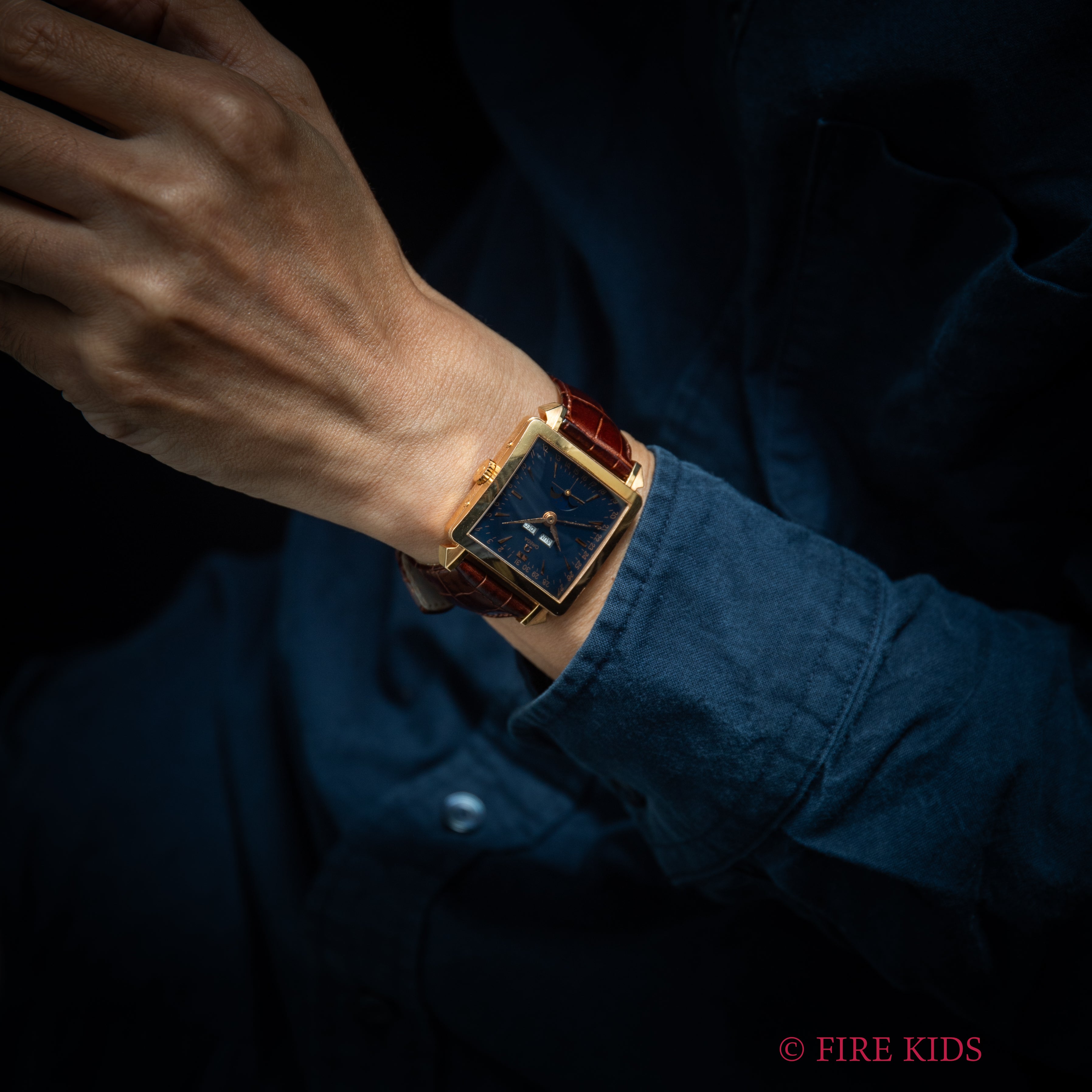 オメガ コスミック ミュージアム トリプルカレンダームーンフェイズ 2002年製 1951本限定 18金無垢 Ref.57018003