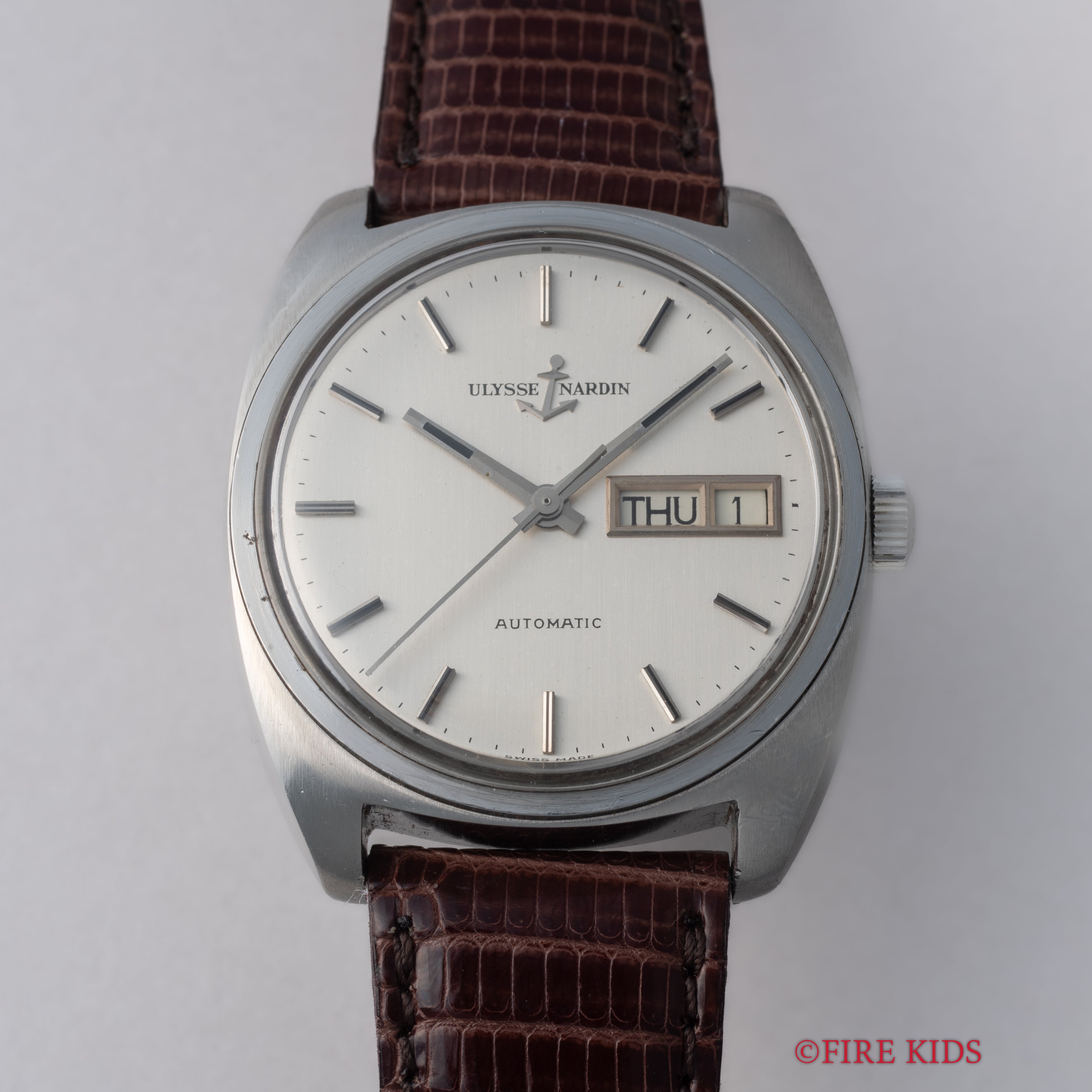 ユリスナルダン 1970年代製 自動巻き デイデイト トノーケース Cal.N11JB