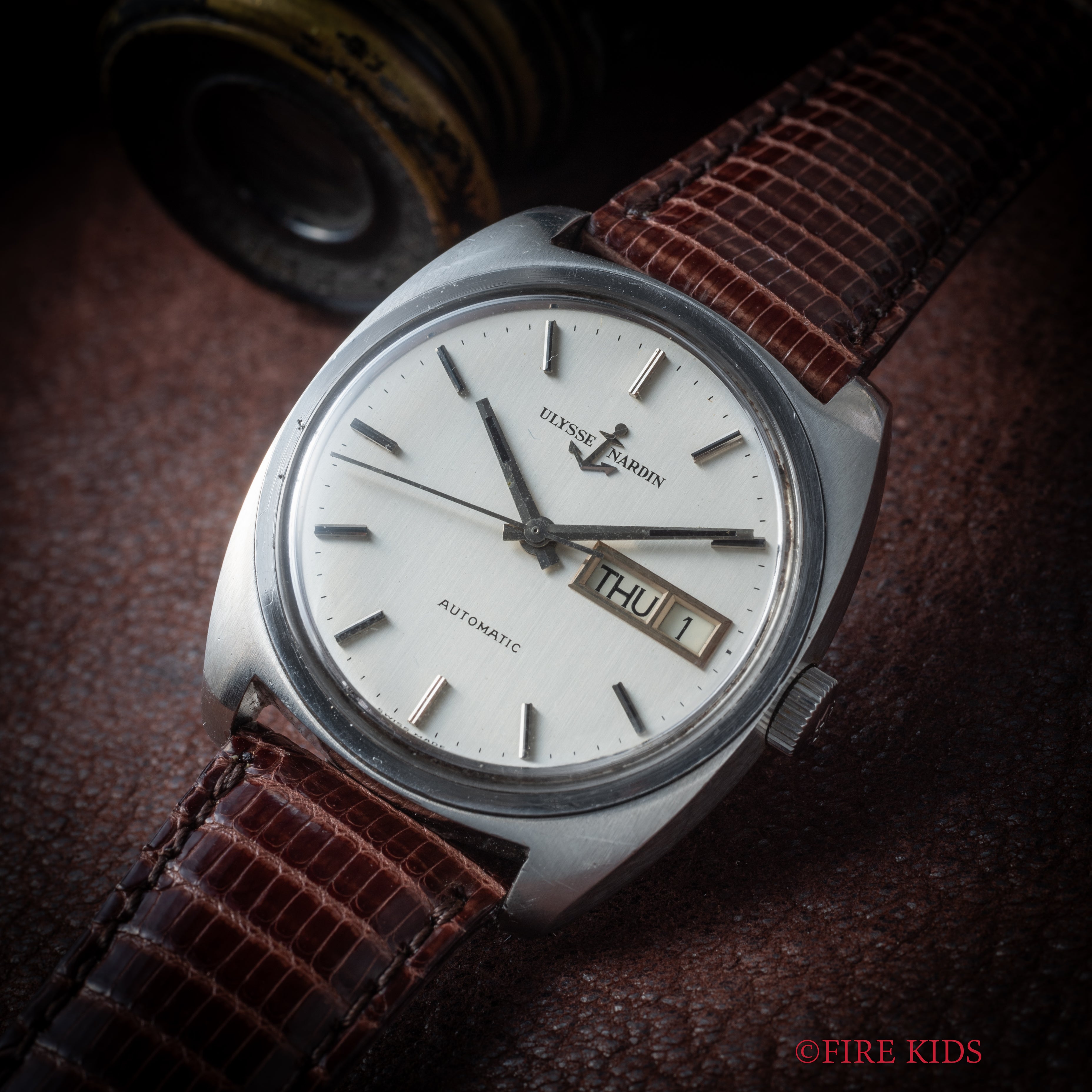 ユリスナルダン 1970年代製 自動巻き デイデイト トノーケース Cal.N11JB