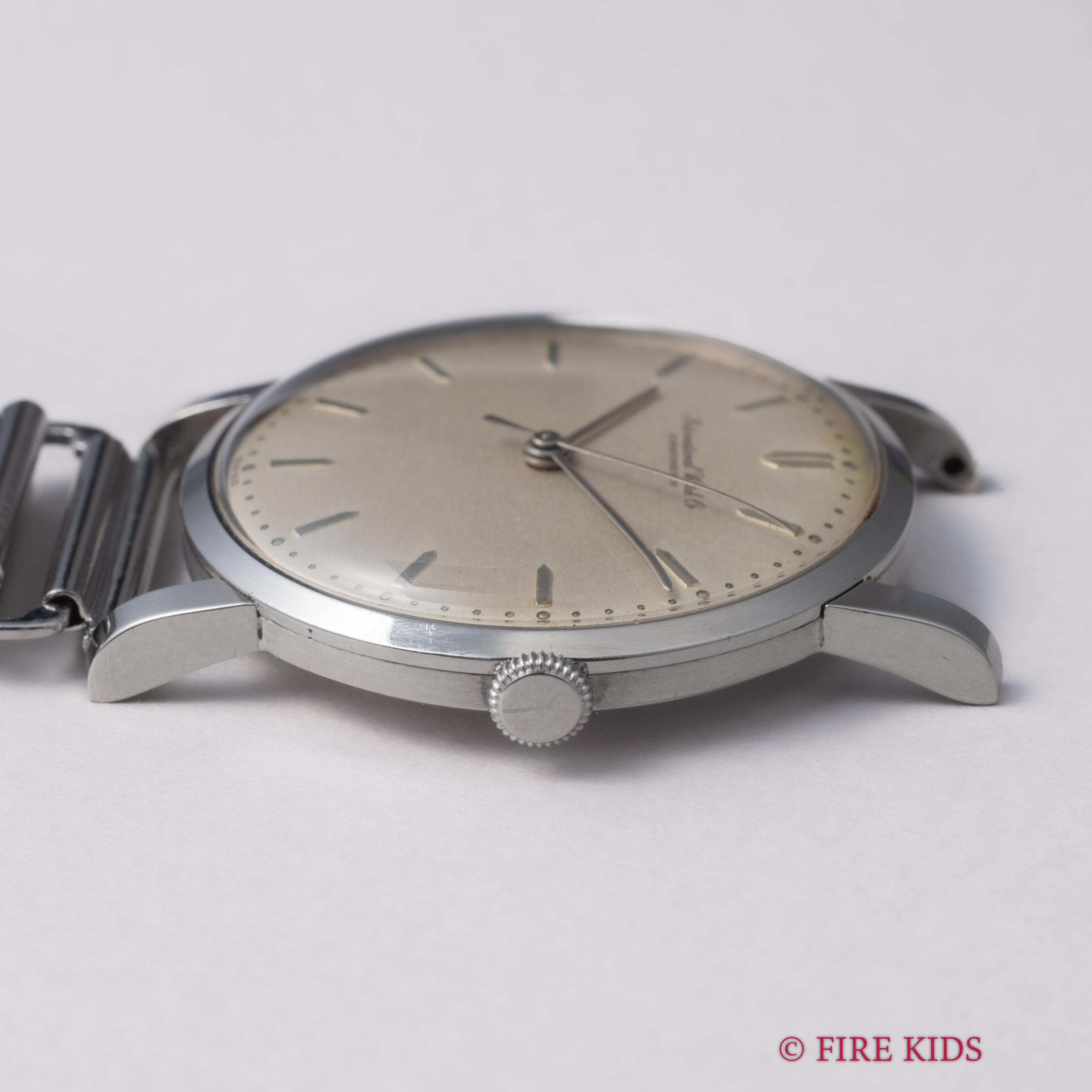 IWC ラウンドケース  砲弾インデックス 1956年製 手巻き Cal.401