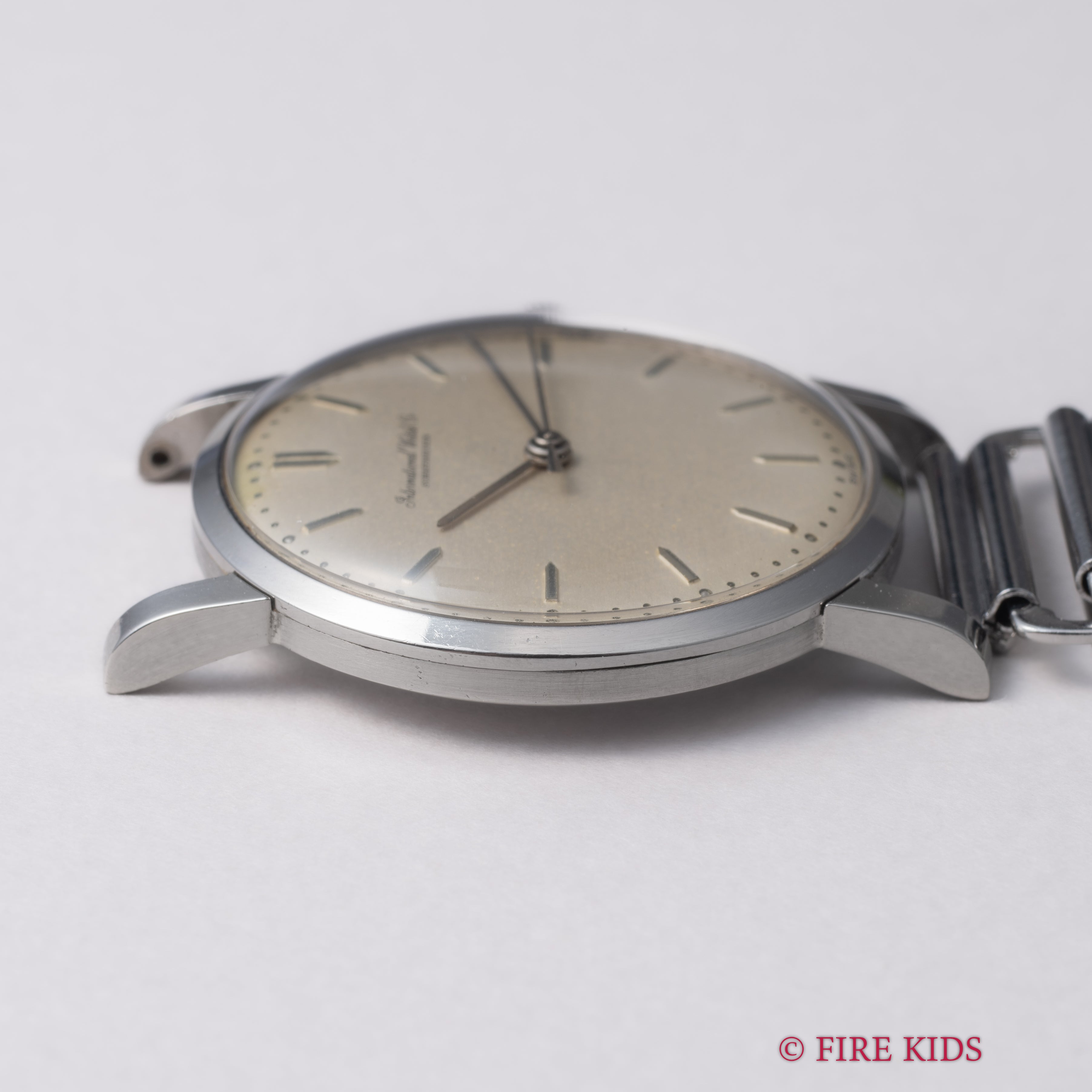 IWC ラウンドケース  砲弾インデックス 1956年製 手巻き Cal.401