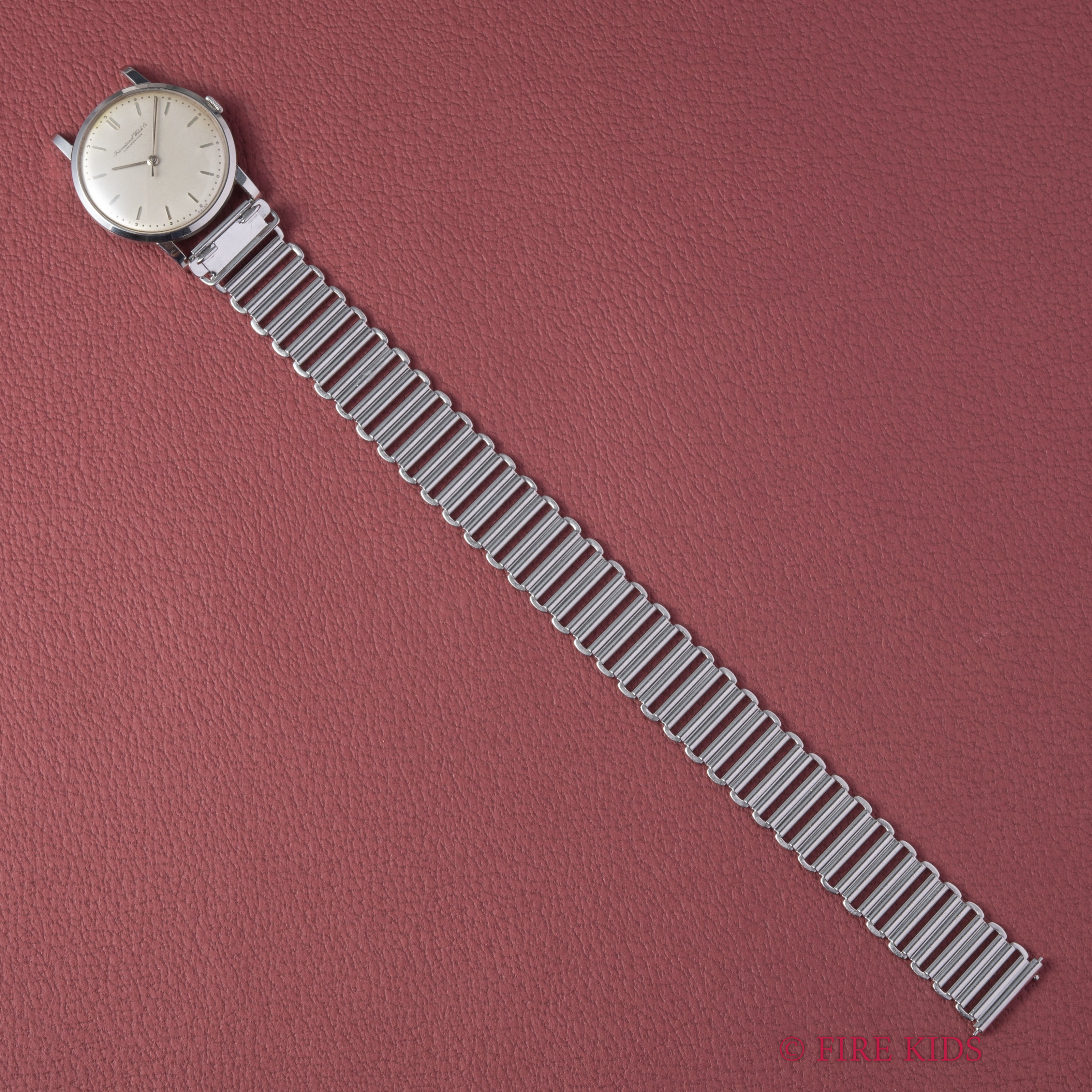 IWC ラウンドケース  砲弾インデックス 1956年製 手巻き Cal.401