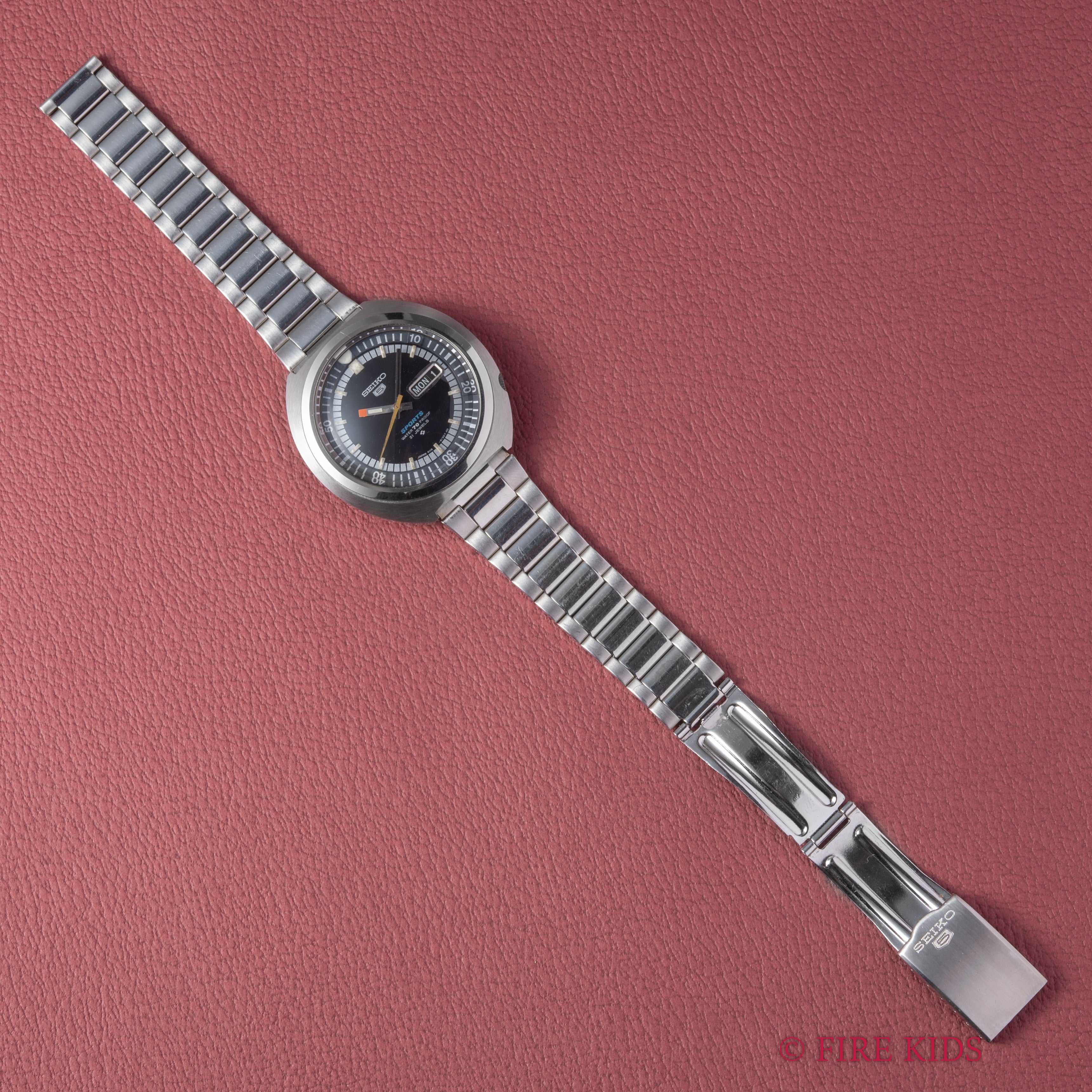 セイコー 5スポーツ 1969年製 Ref.6119-7160 UFO 自動巻き 純正ブレス付き 未使用美品