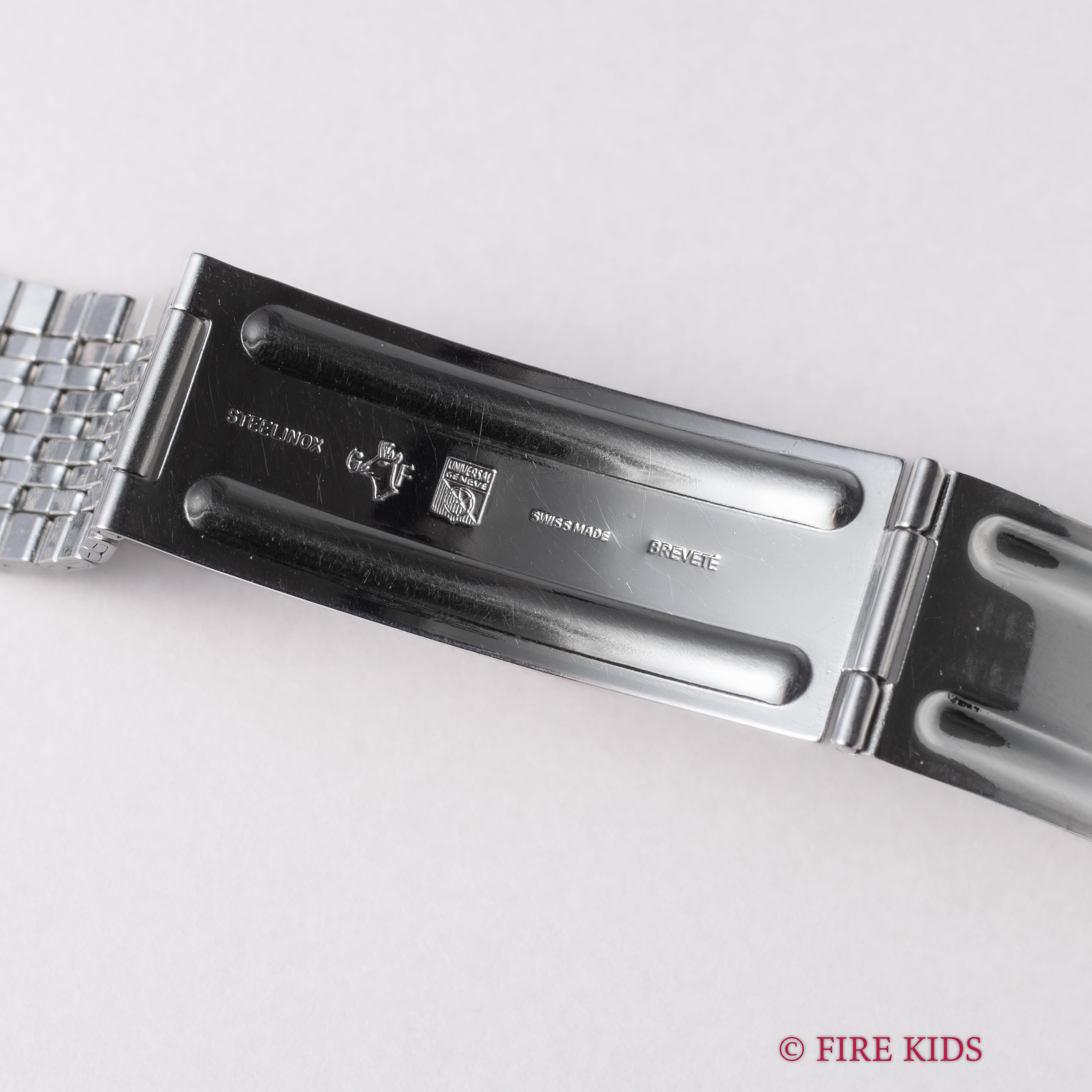 ユニバーサル・ジュネーブ ホワイトシャドウ 1970年代製 マイクローター自動巻き 純正ブレス