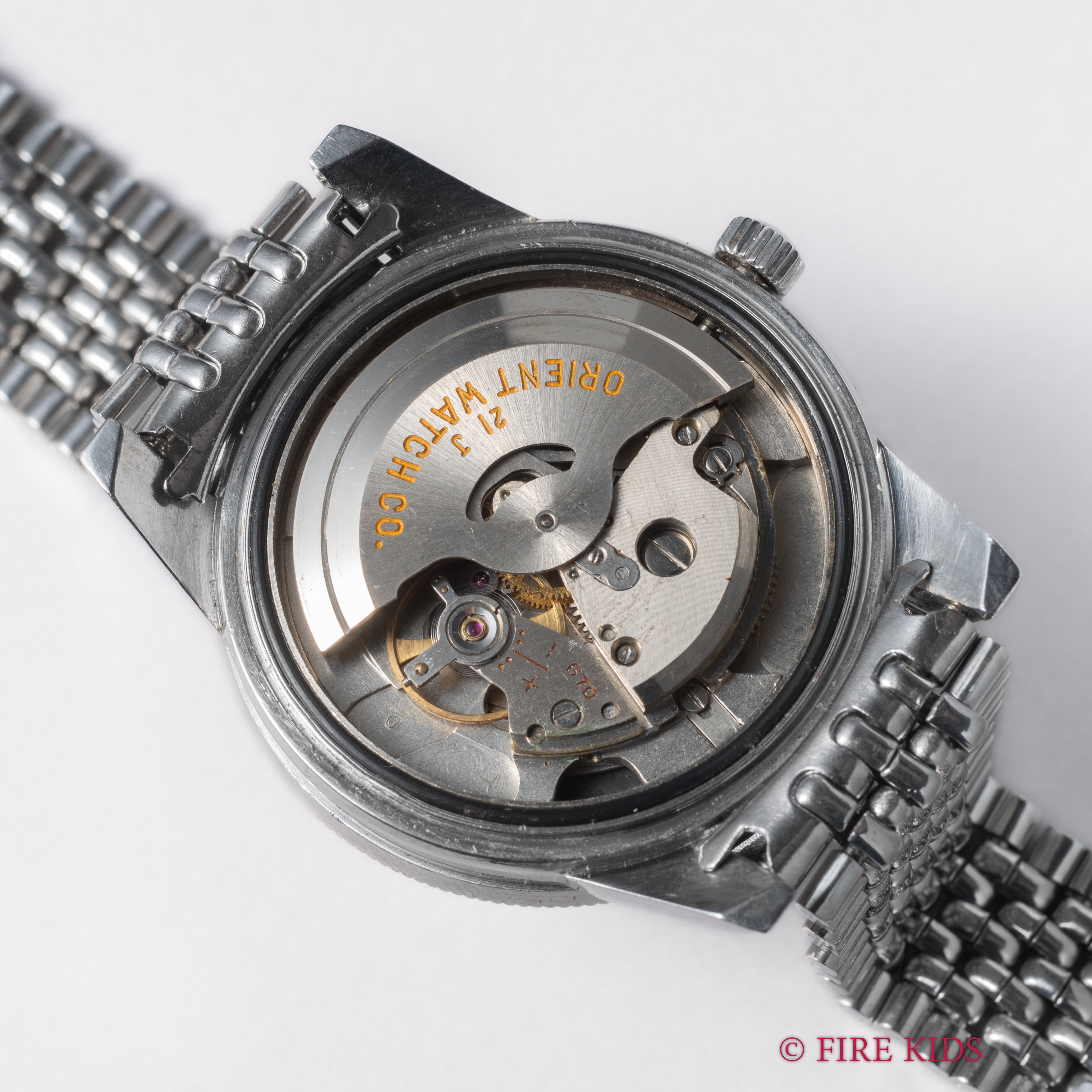 オリエント カレンダーオートオリエント 1960年代製 ダイバーズウォッチ 自動巻き アローハンド 純正ブレス付き