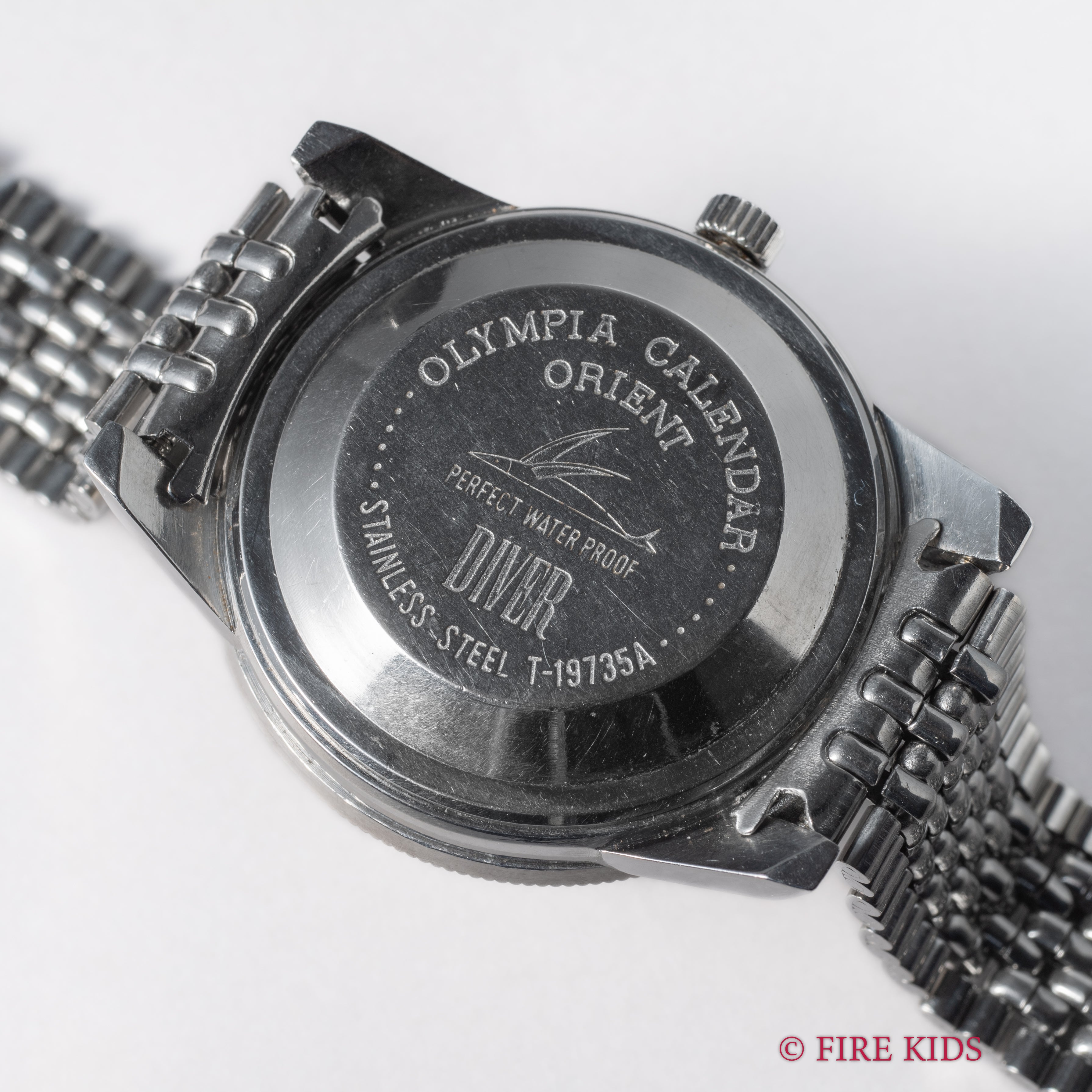 オリエント カレンダーオートオリエント 1960年代製 ダイバーズウォッチ 自動巻き アローハンド 純正ブレス付き