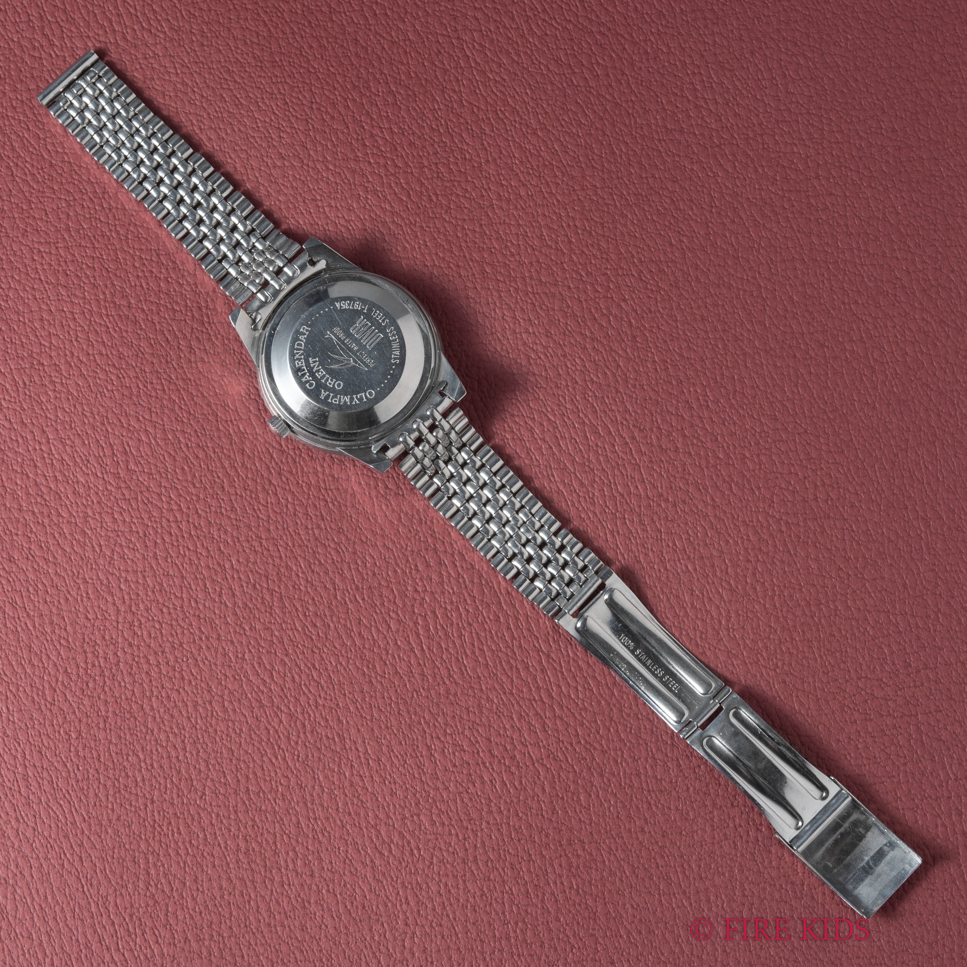 オリエント カレンダーオートオリエント 1960年代製 ダイバーズウォッチ 自動巻き アローハンド 純正ブレス付き