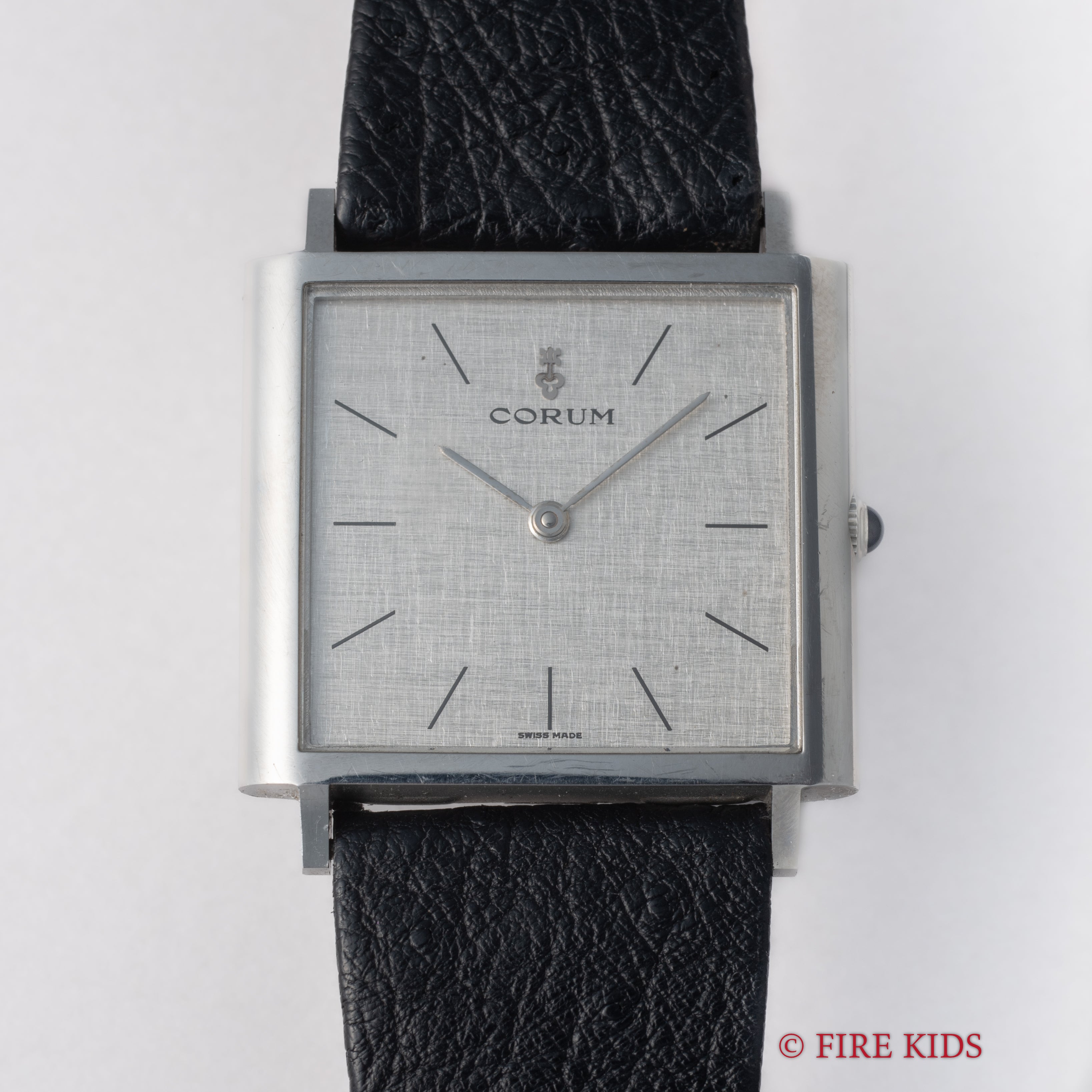 コルム スクエア 手巻き 1980年代製 純正革ベルト、尾錠付き