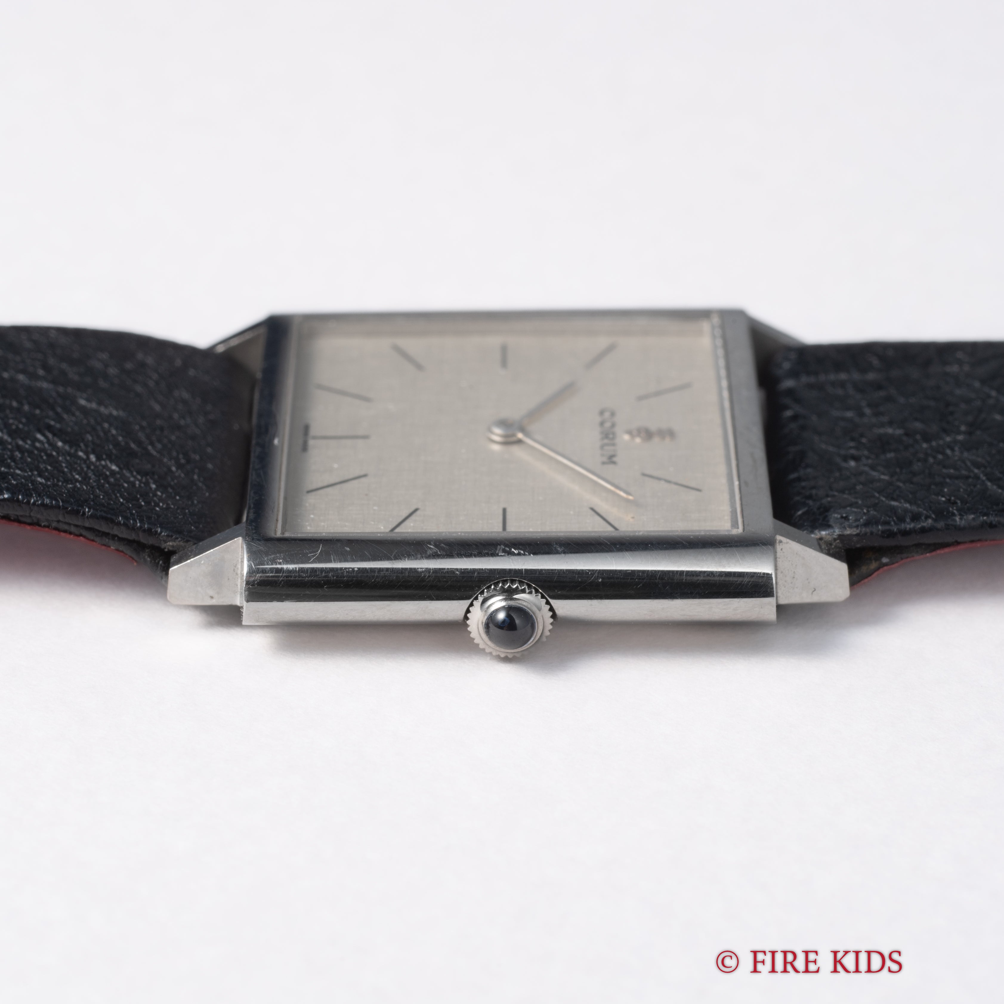 コルム スクエア 手巻き 1980年代製 純正革ベルト、尾錠付き