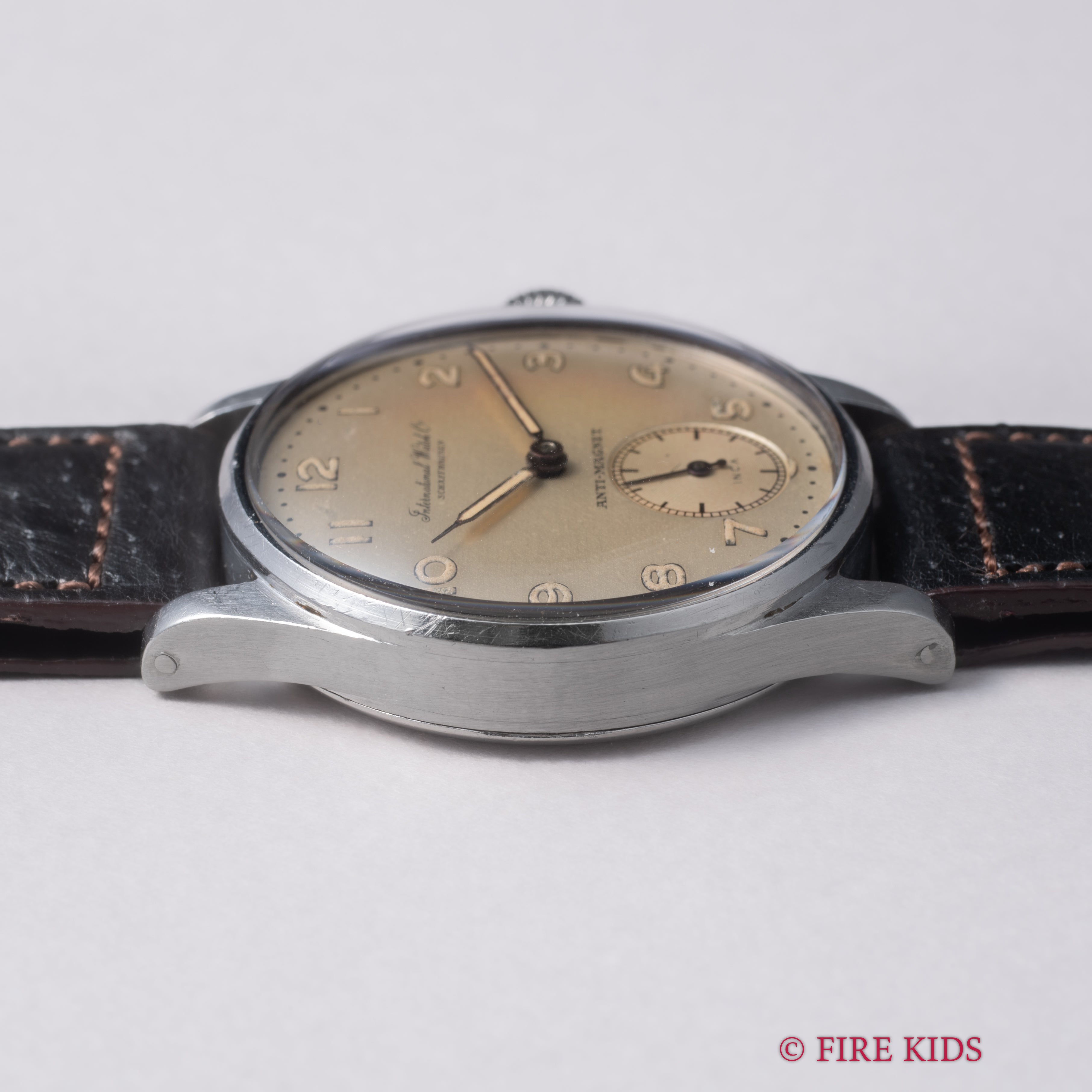 IWC アラビアダイヤル 1945年製 手巻 Cal.83 ラウンドケース
