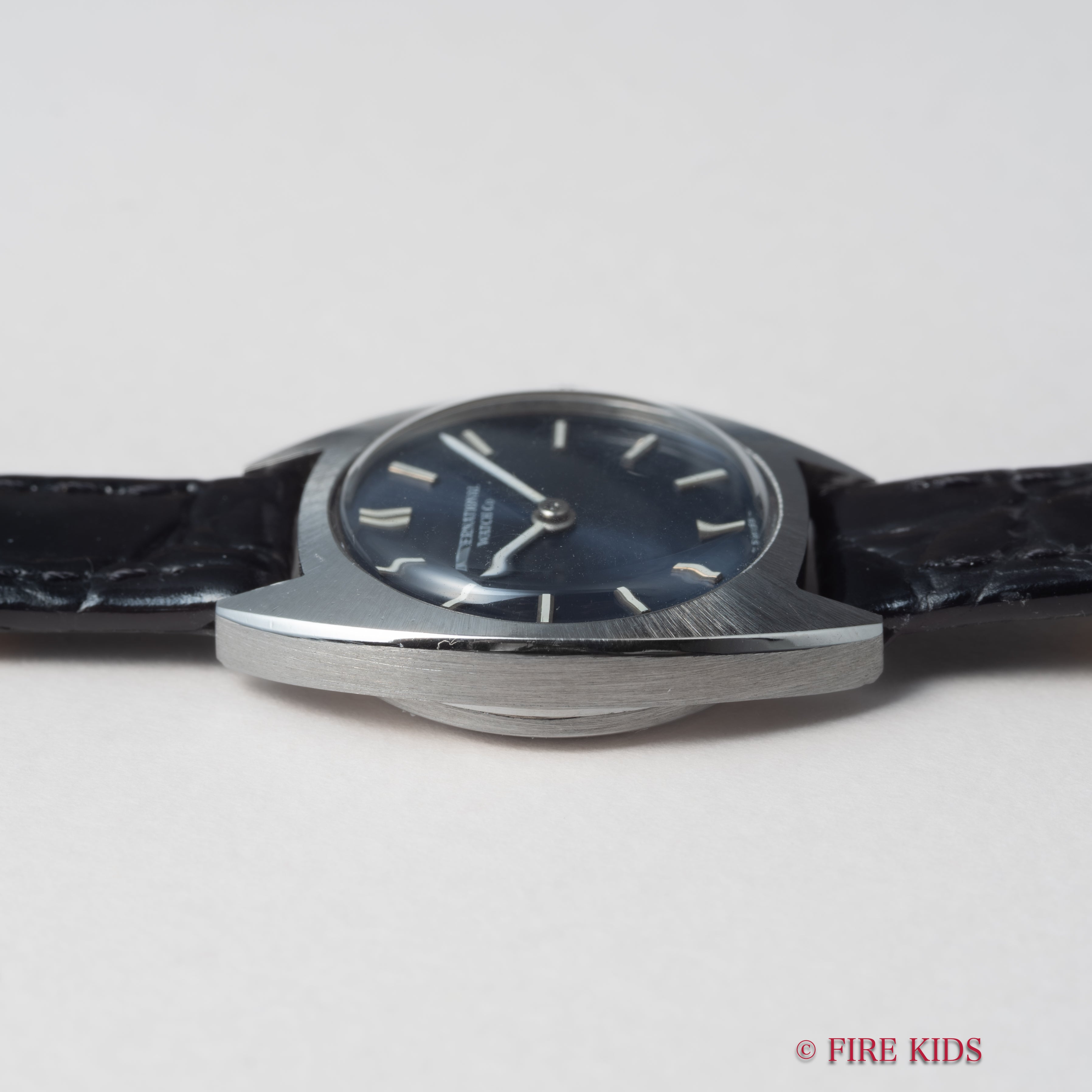 IWC レディース トノーケース ブルーダイヤル 1972年製 手巻き Cal.41