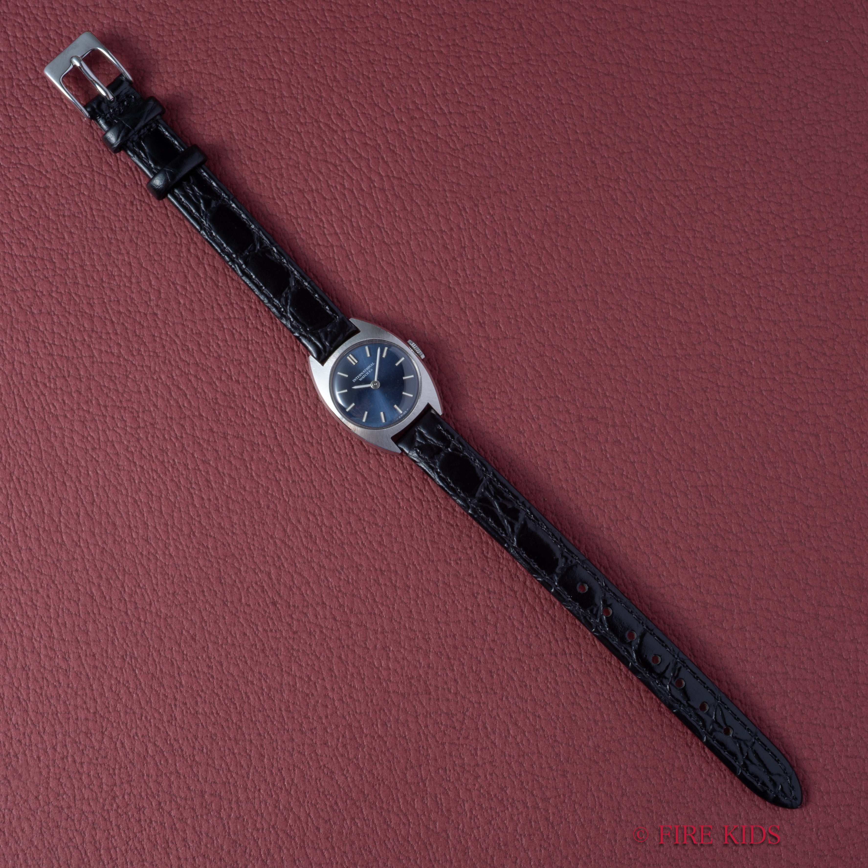 IWC レディース トノーケース ブルーダイヤル 1972年製 手巻き Cal.41