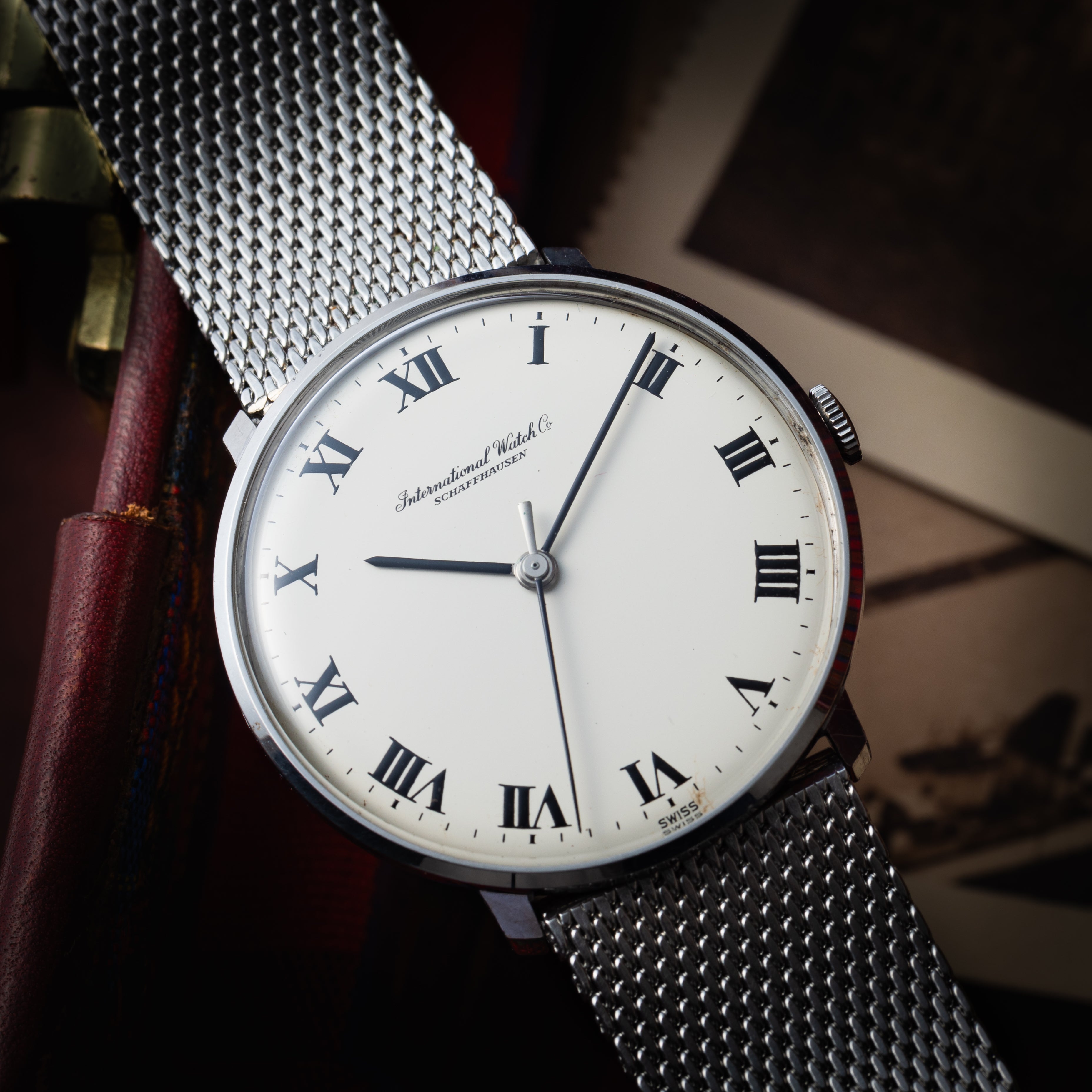 IWC 1973年製 ローマンダイヤル Ref.2401 手巻きCal.403 純正メッシュブレス