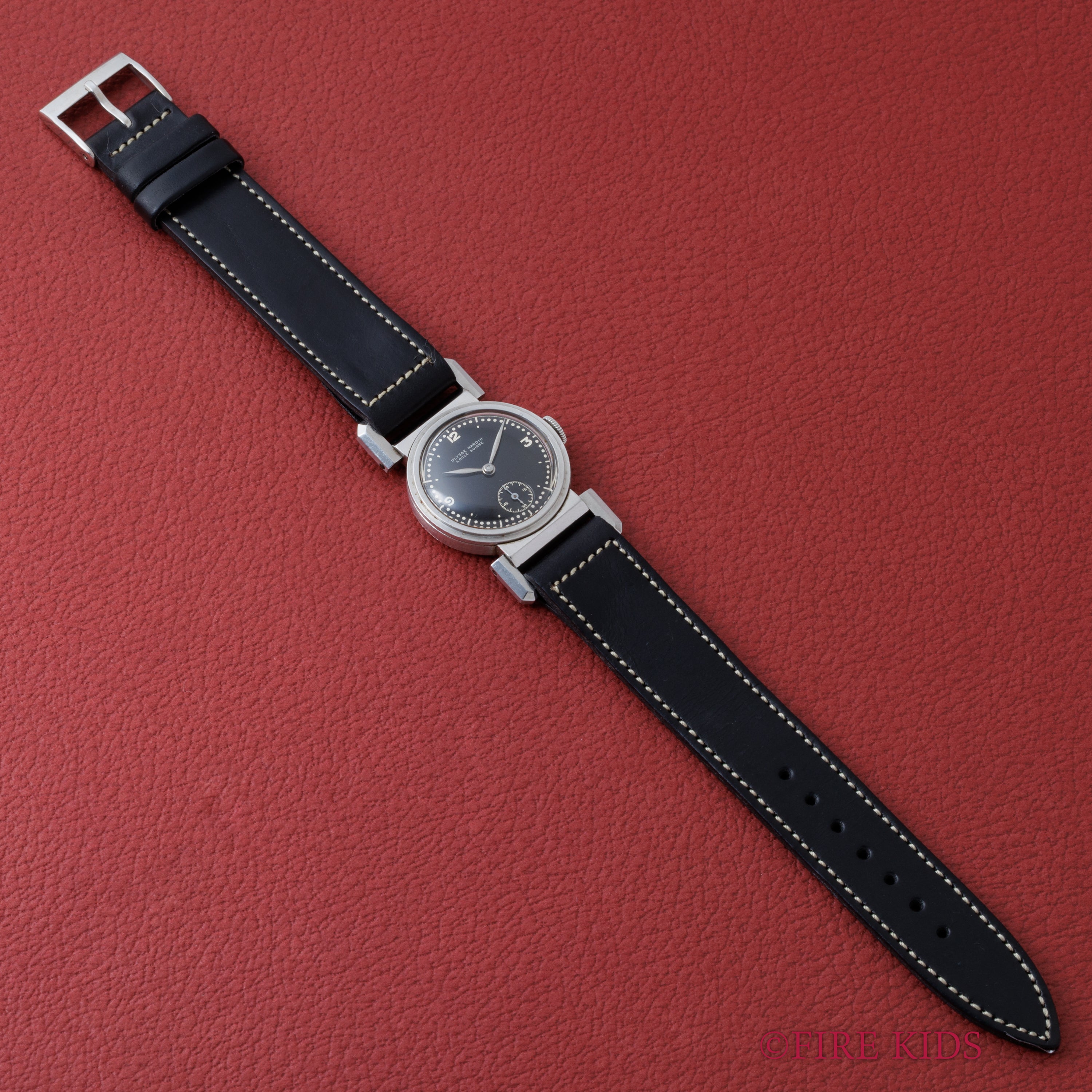 ユリスナルダン 1930年代製 フレキシブルラグ ブラックミラーダイヤル 手巻き