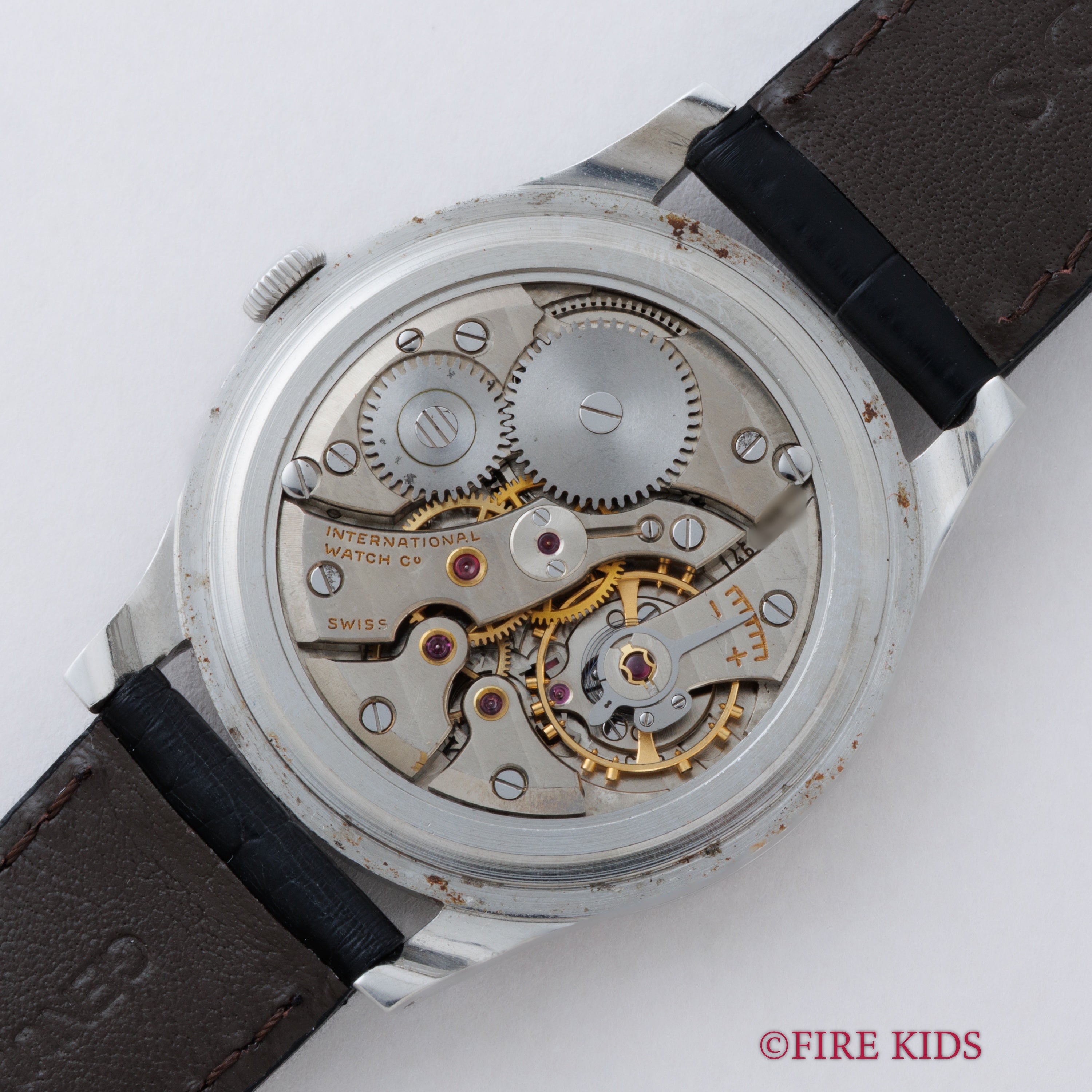 IWC ラウンドケース 1958年製 手巻き Cal.89 砲弾インデックス