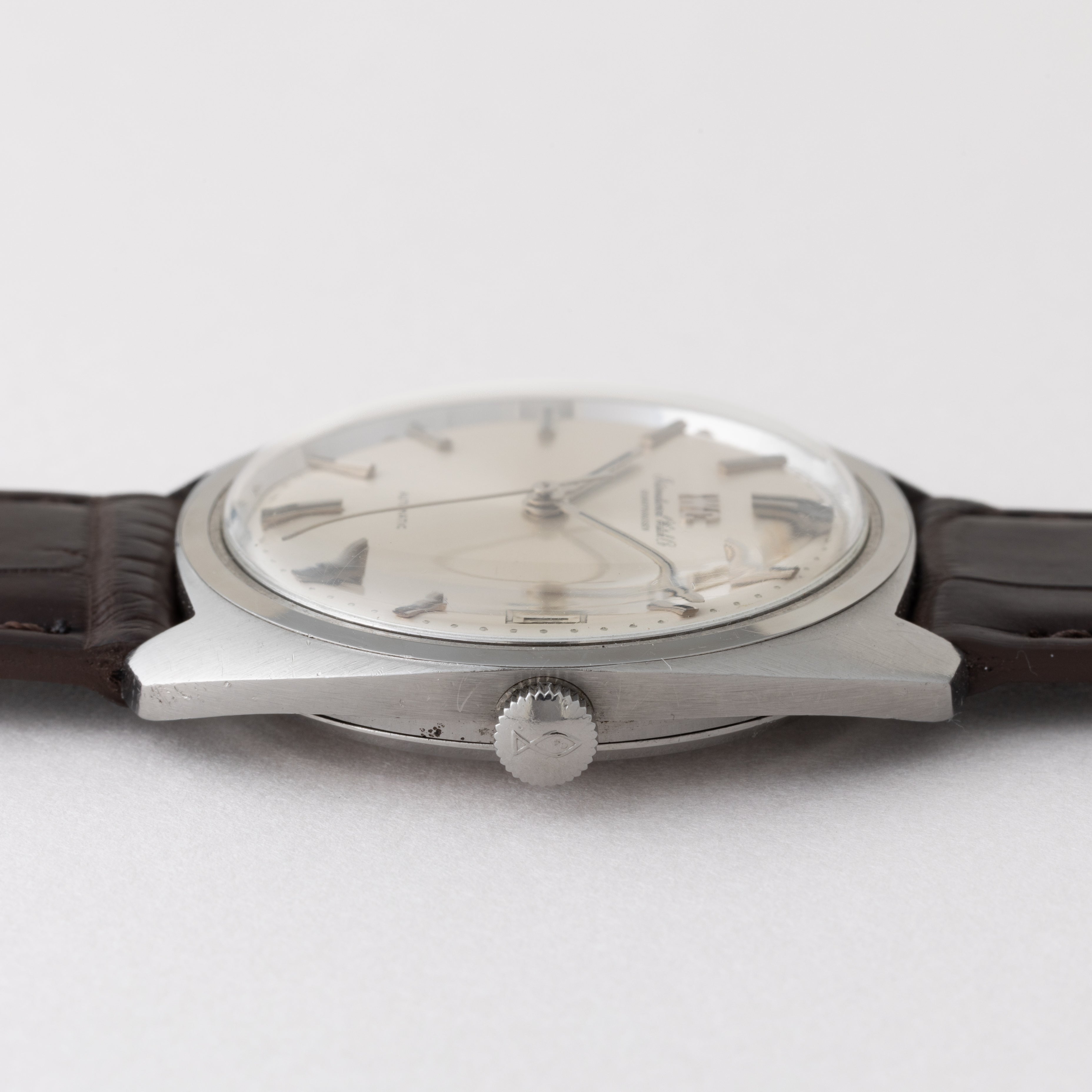 IWC トノーケース 1969年製 Ref.R819A Cal.8541