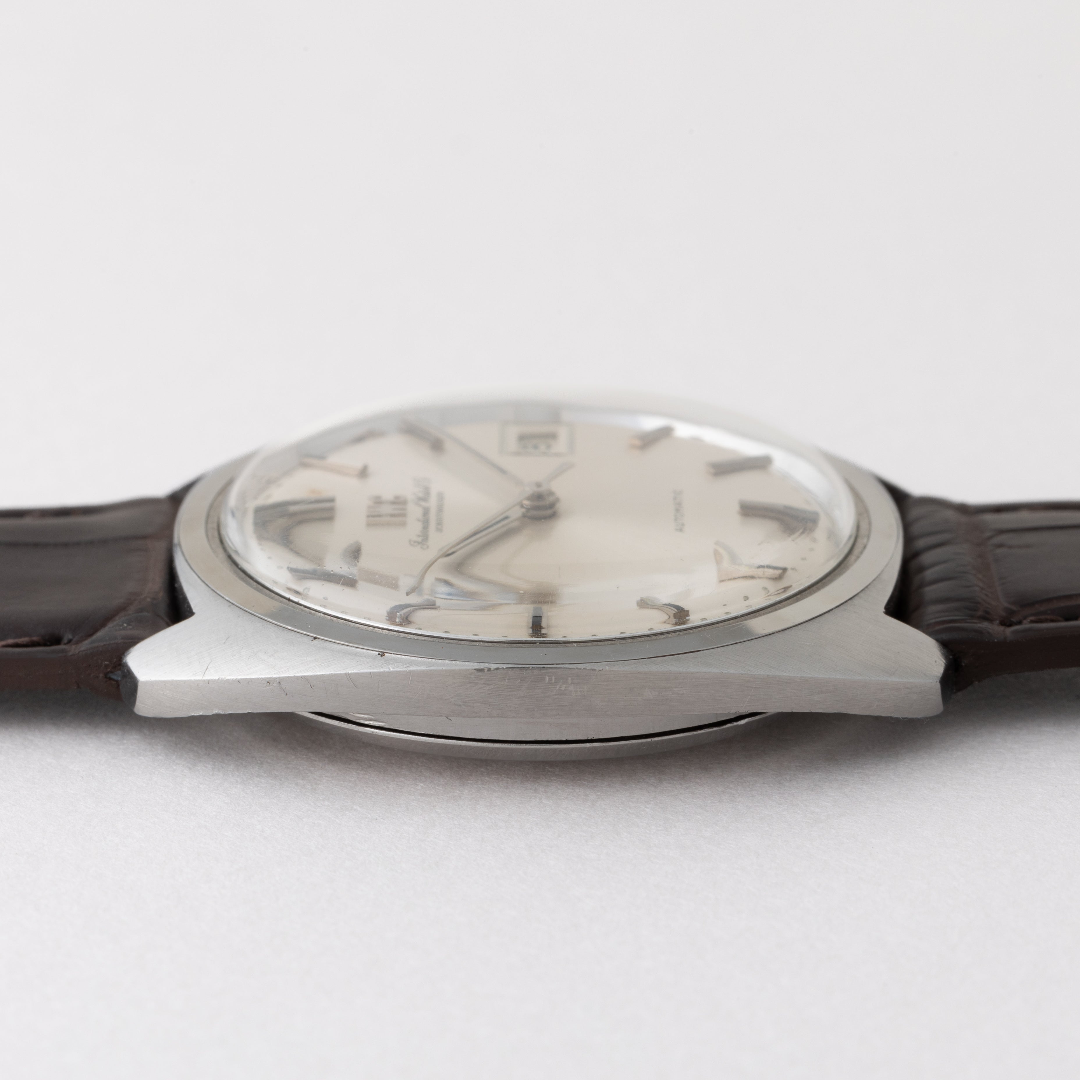 IWC トノーケース 1969年製 Ref.R819A Cal.8541