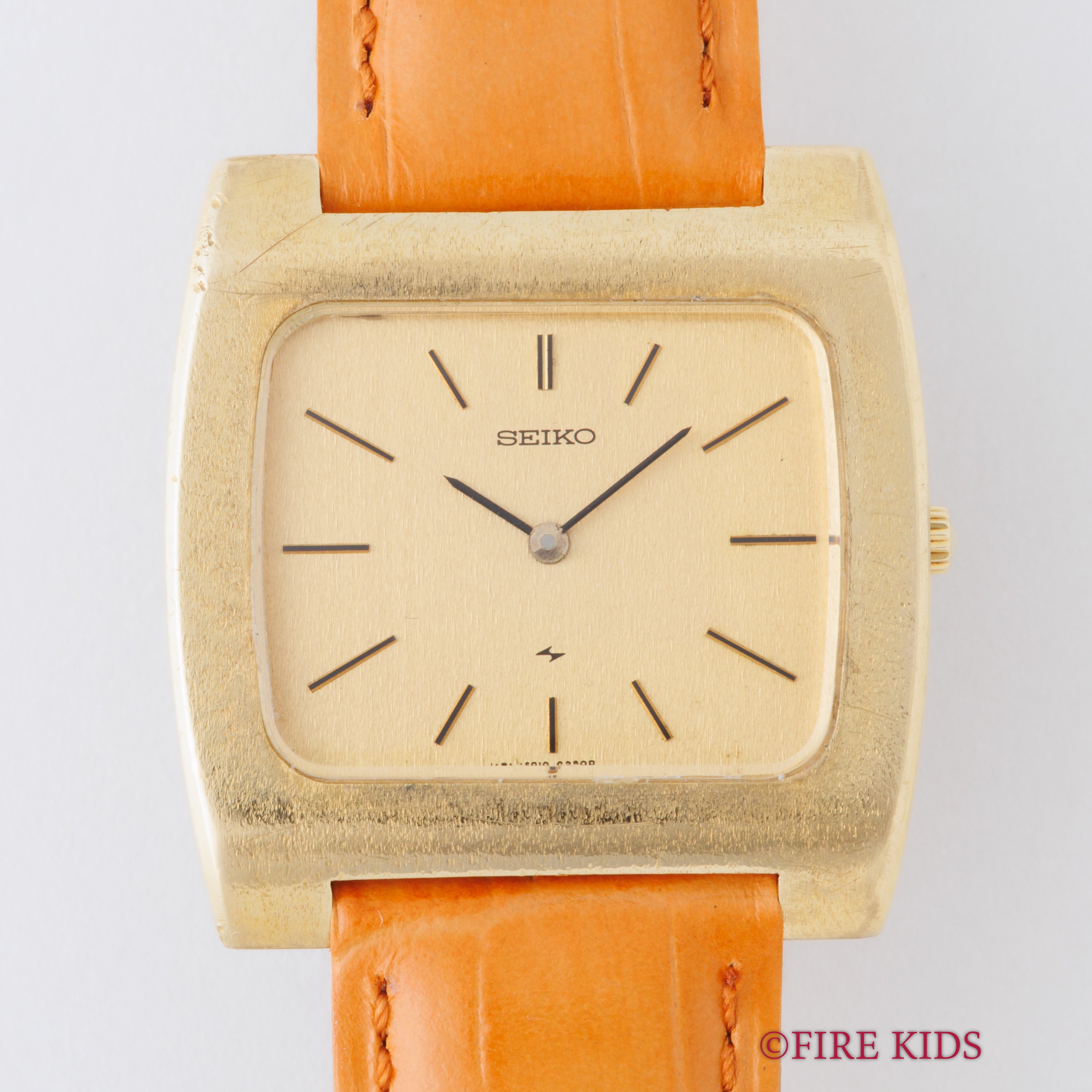 セイコー 18金無垢シャリオ1973年製 薄型手巻 スクエアケース Ref.6810-3070