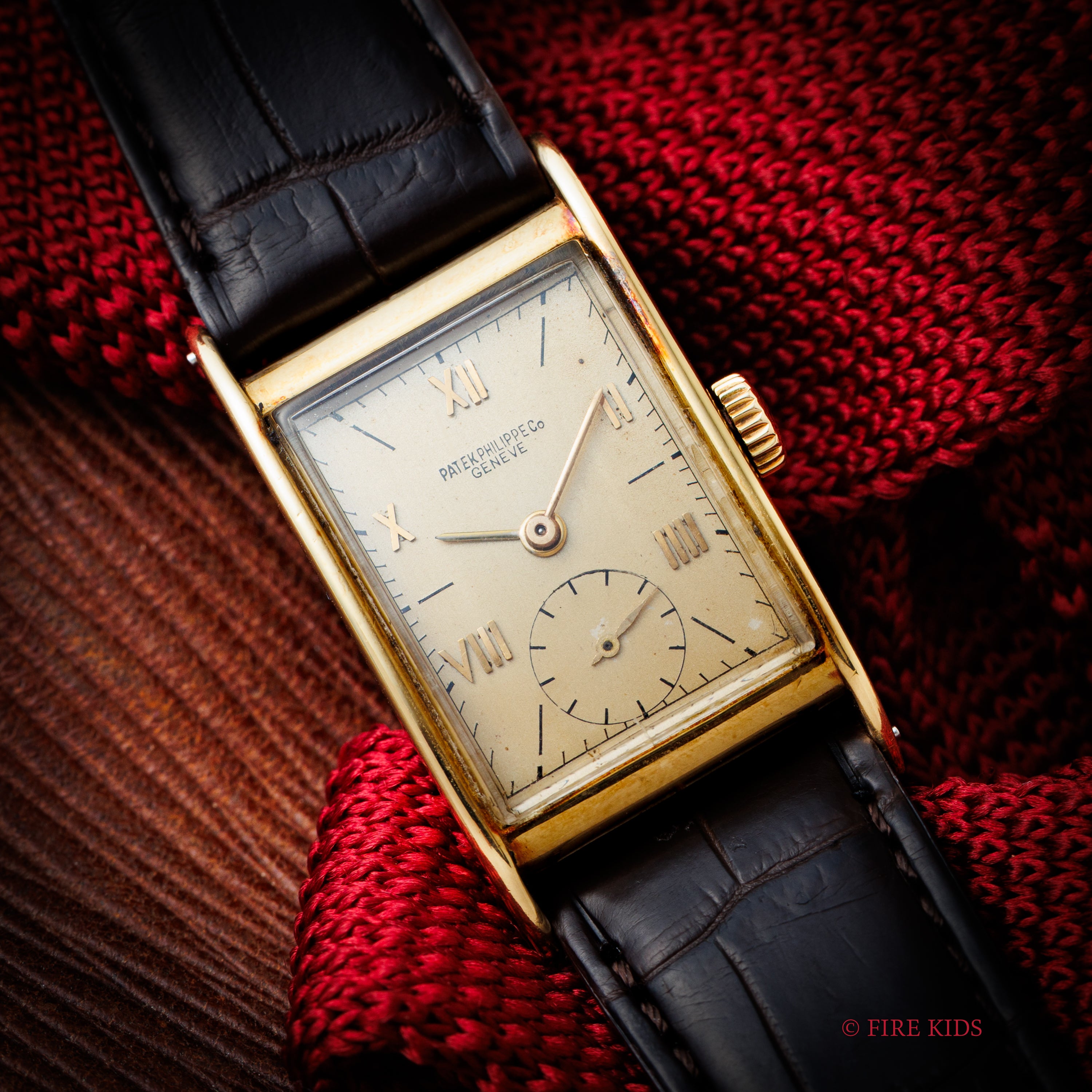 パテック・フィリップ レクタンギュラーケース 1944年製 Ref.1560 Cal.9‐90 手巻 18金無垢RG アーカイブ付き