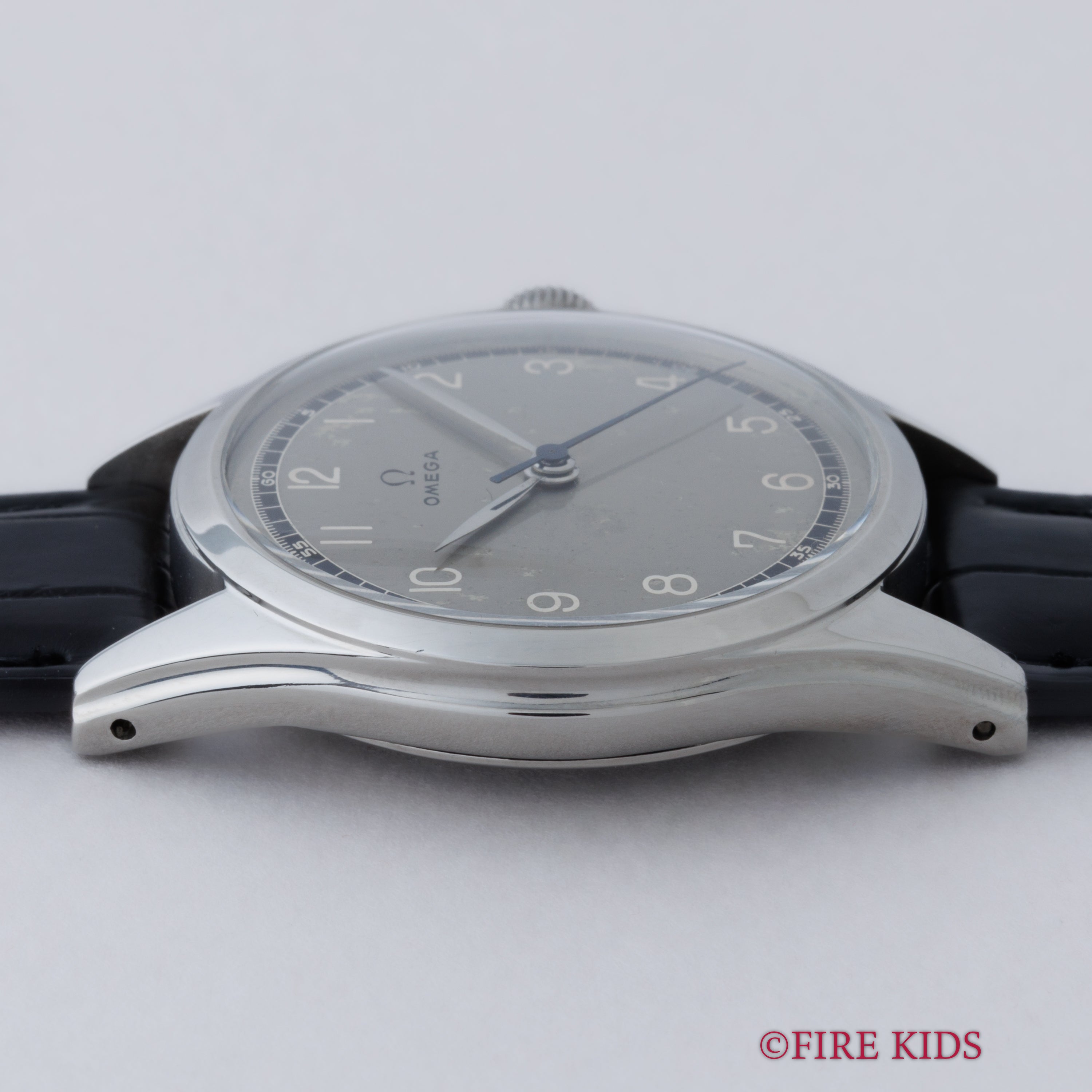 オメガ 30mmキャリバー 1950年製（昭和25年製）手巻 Cal.283 Ref.2537-10 グレーツートンダイヤル