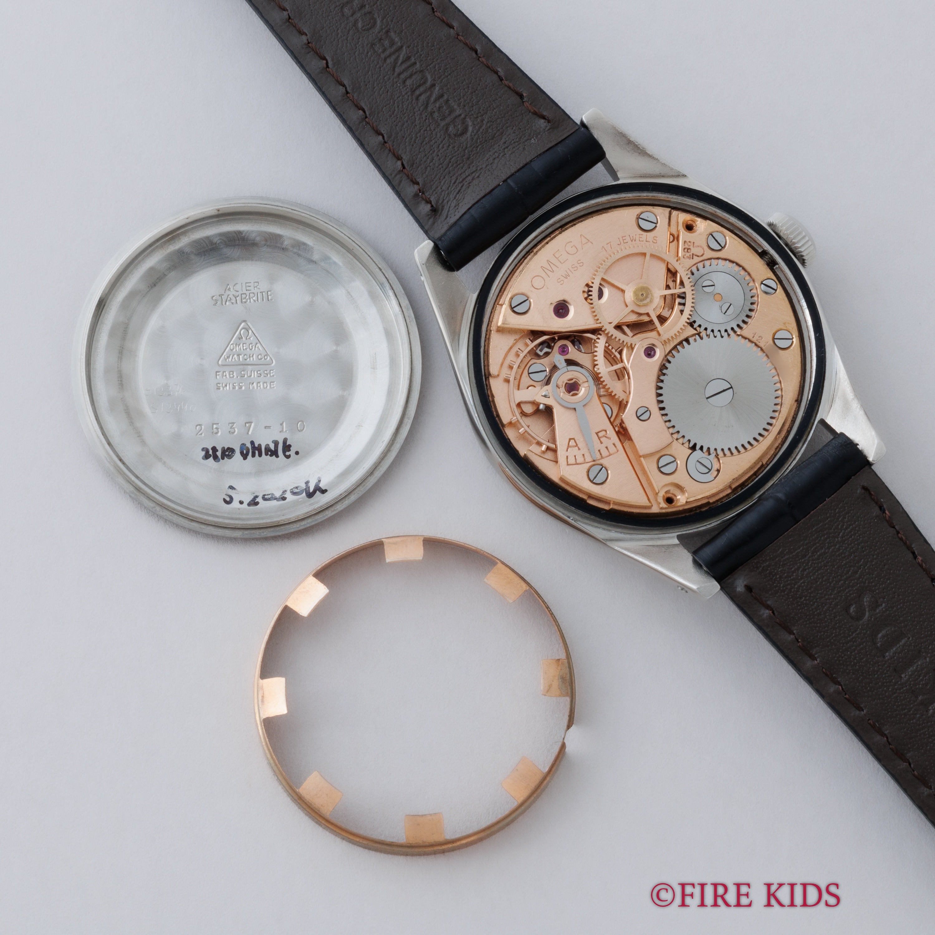 オメガ 30mmキャリバー 1950年製（昭和25年製）手巻 Cal.283 Ref.2537-10 グレーツートンダイヤル