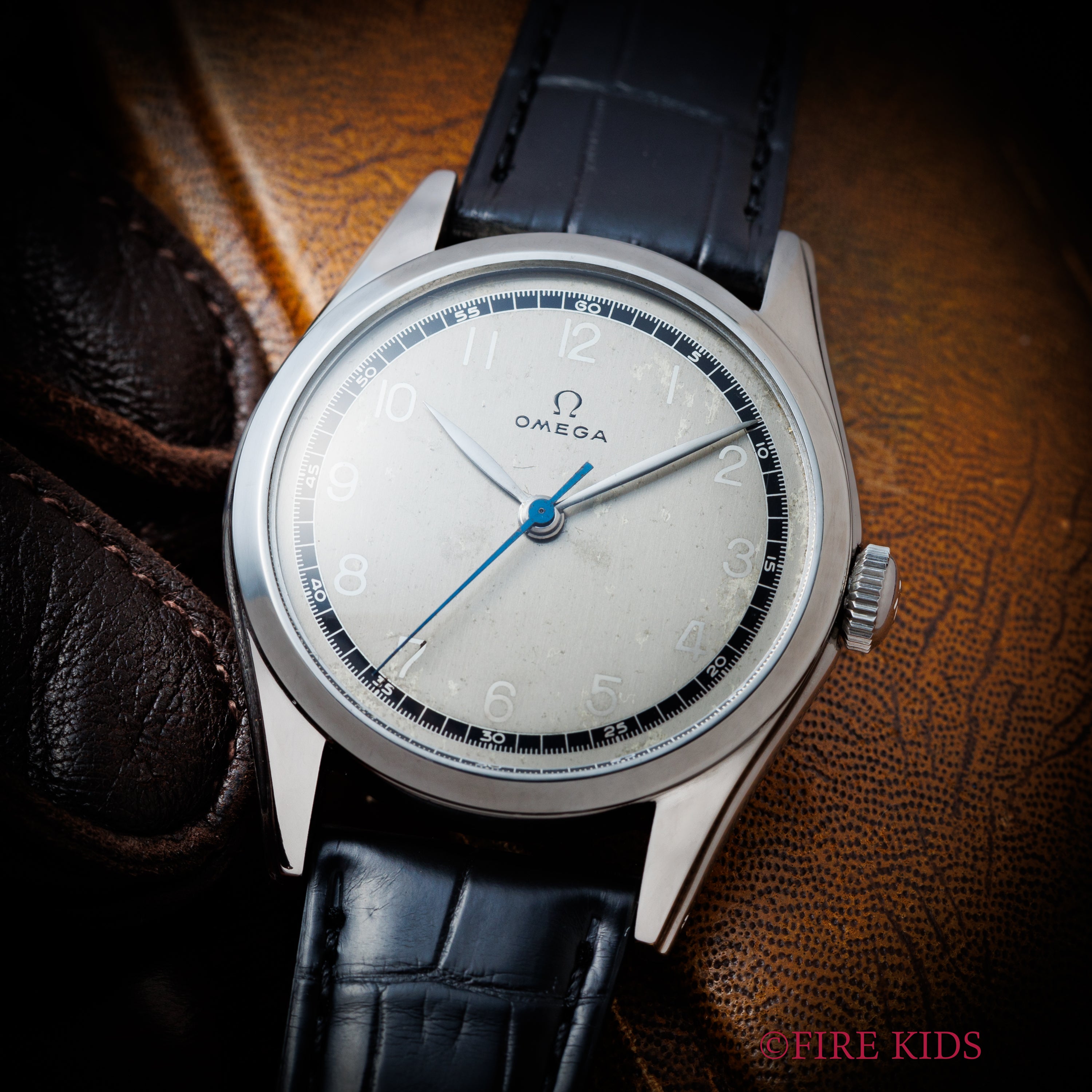 オメガ 30mmキャリバー 1950年製（昭和25年製）手巻 Cal.283 Ref.2537-10 グレーツートンダイヤル