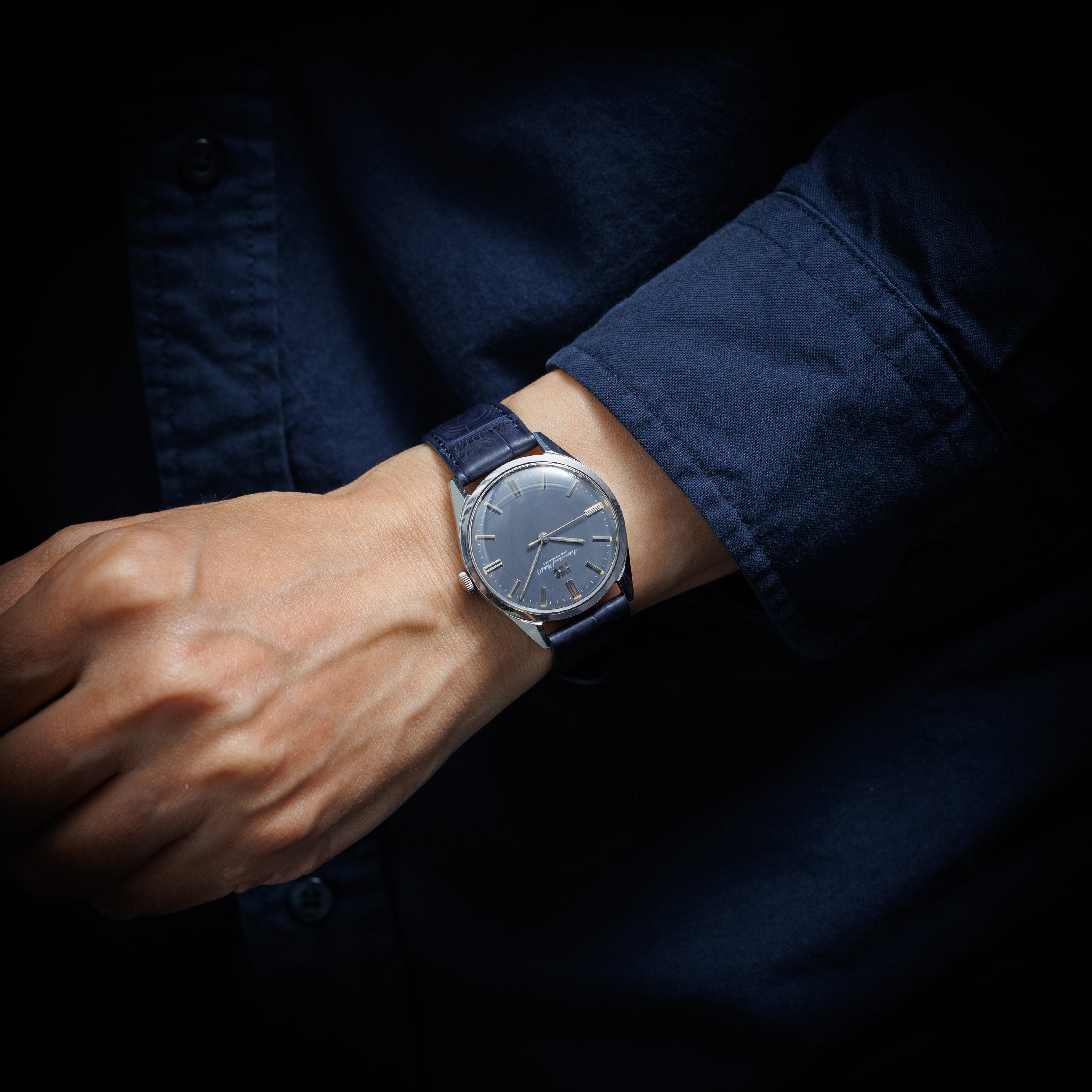 IWC ラウンド グレーダイヤル 1969年製 Ref.R810 手巻き Cal.89 スクリューバックケース お魚リューズ