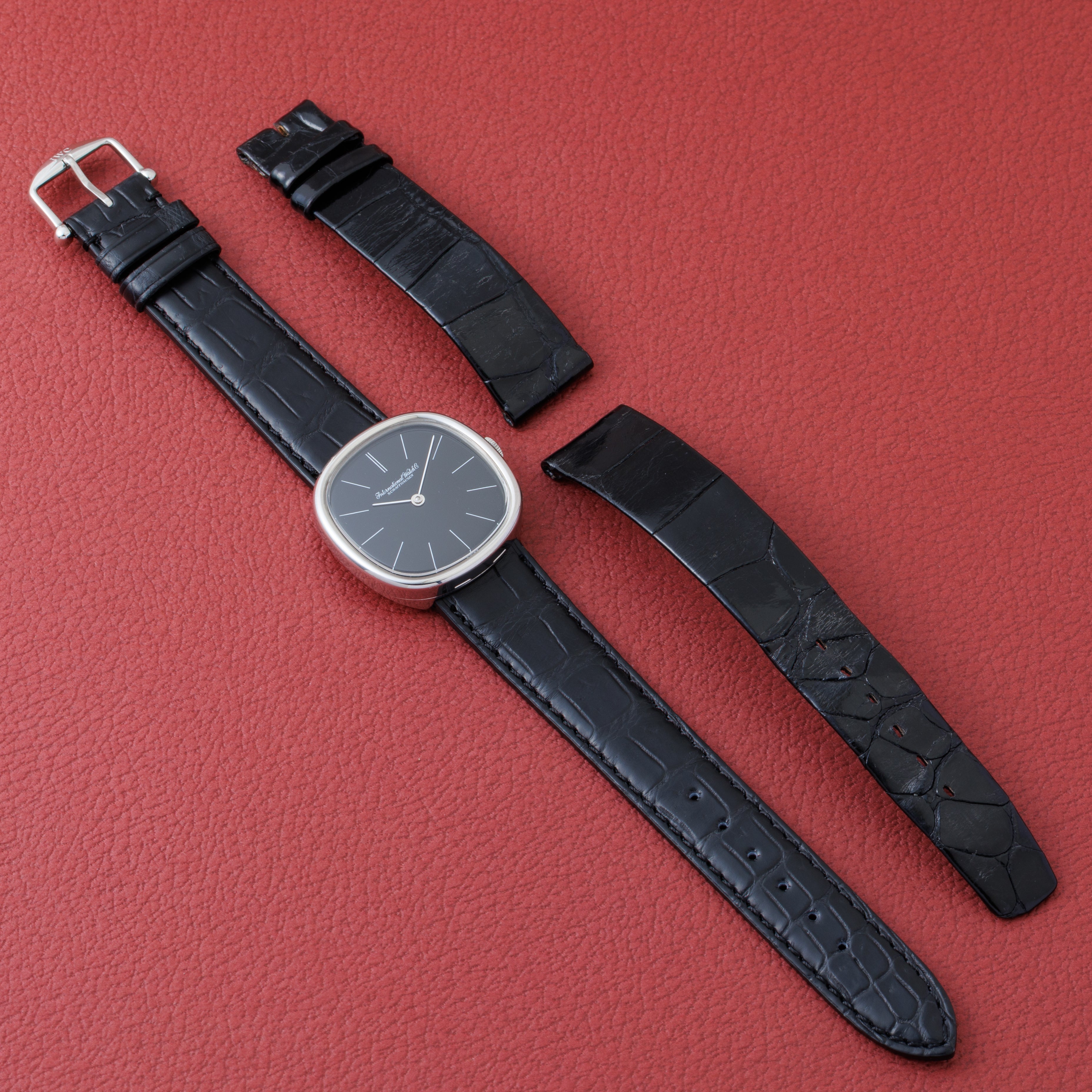 IWC ブラック Ref.2584 1976年製 Cal.423 手巻き 純正尾錠・修理明細付き