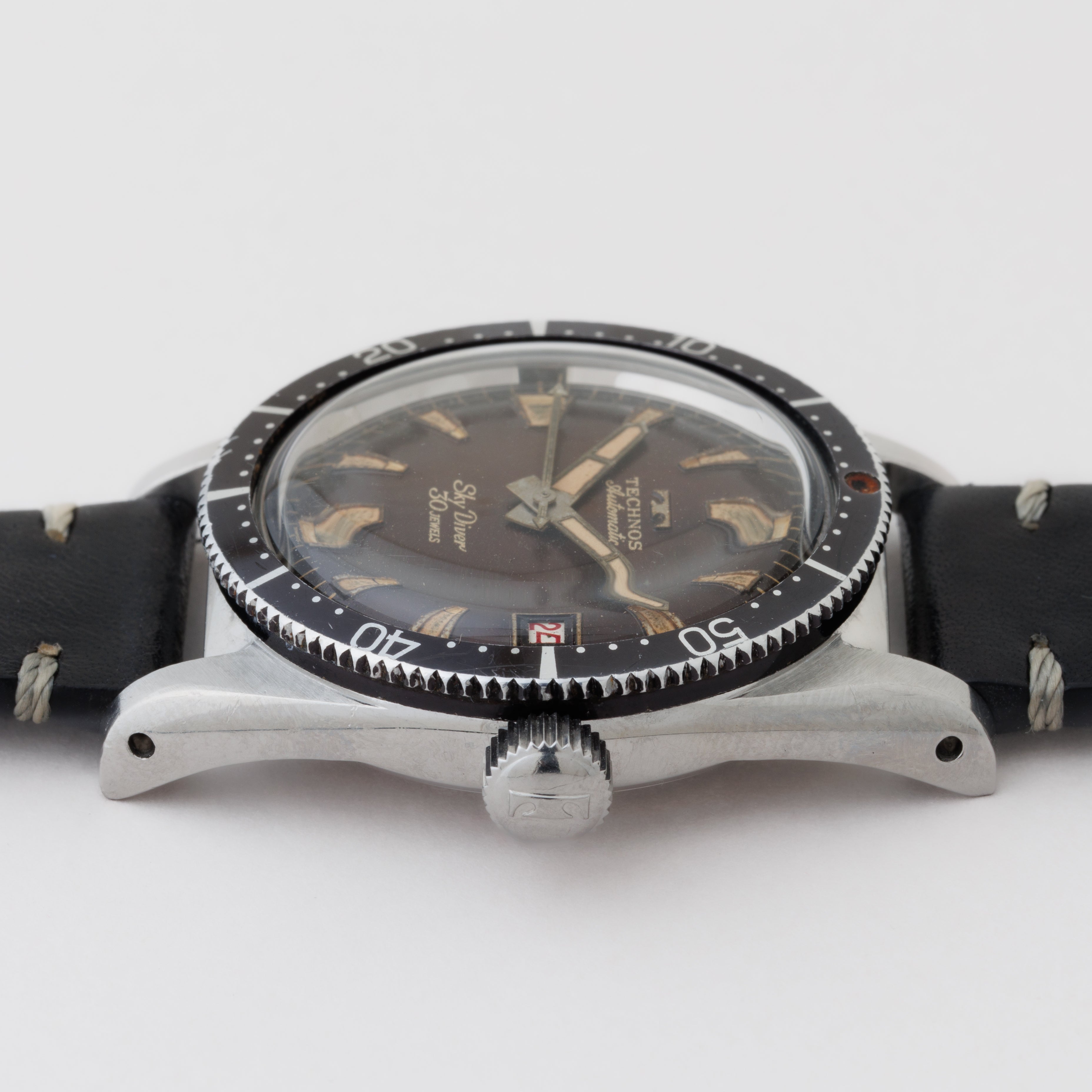 テクノス スカイダイバー初期型ラジウムダイヤル 1960年代製 トロピカルダイヤル 自動巻 赤カレンダー