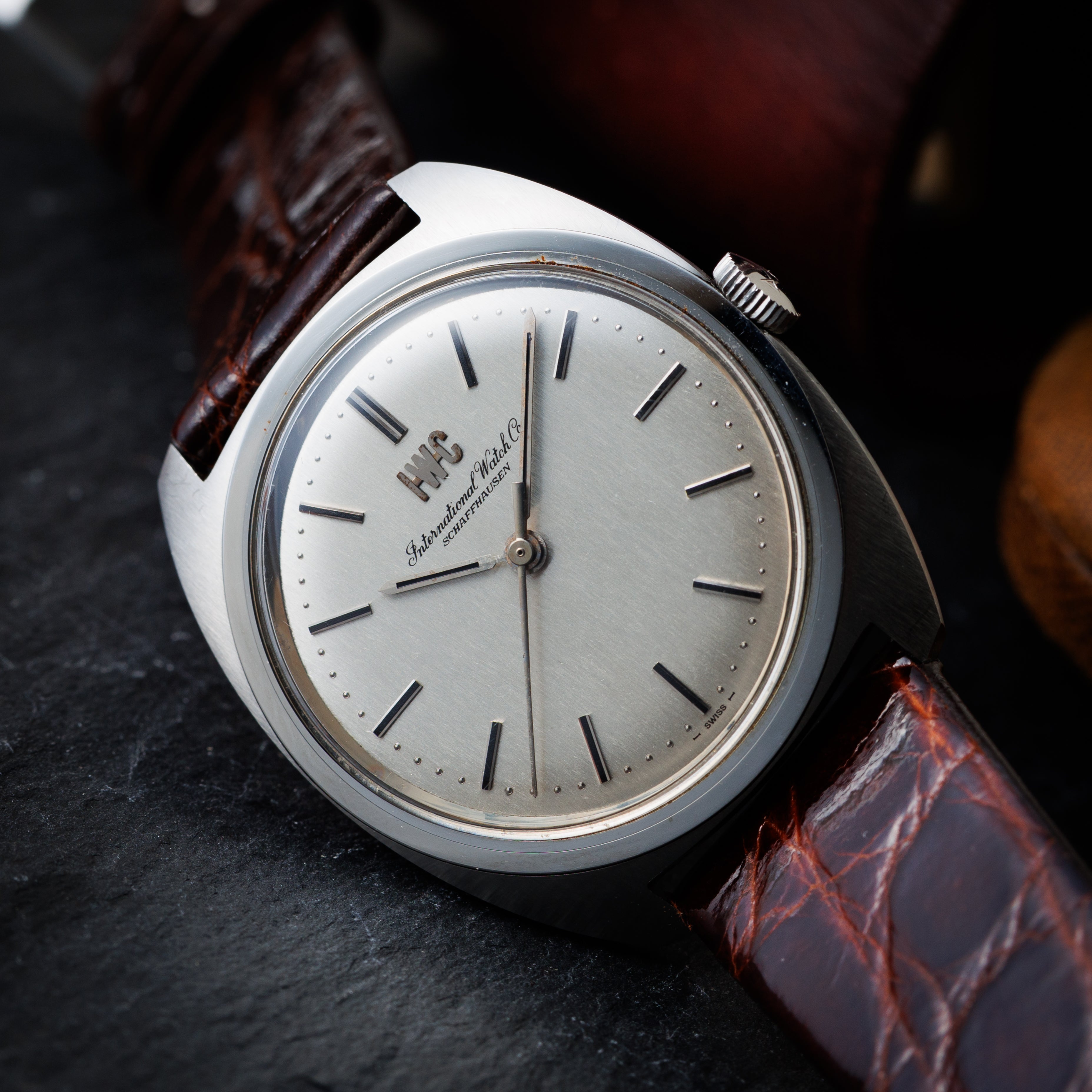 IWC トノーケース シルバーダイヤル Cal.403 箱、ギャラ付き