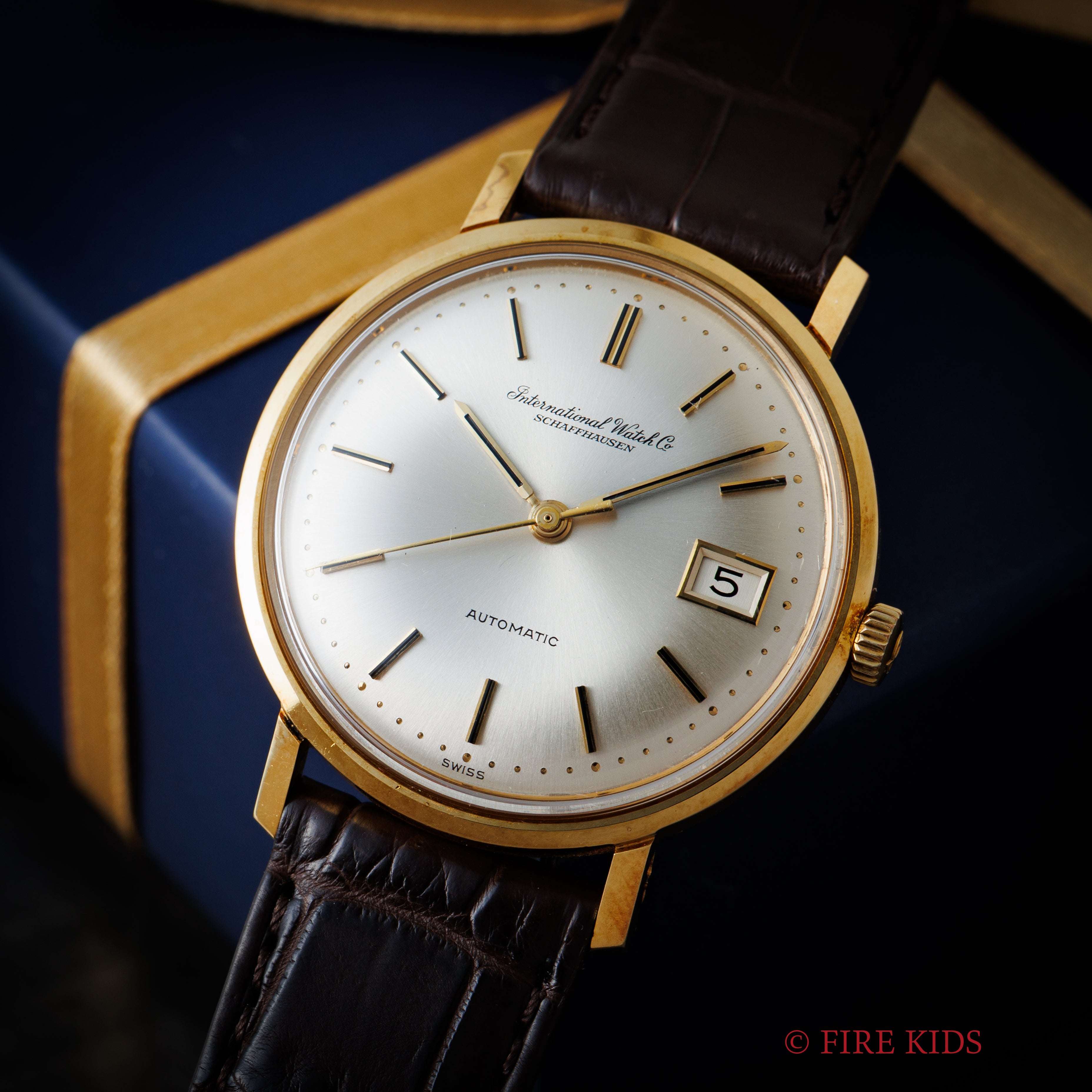 IWC ラウンドケース 18金無垢 ペラトン式自動巻き 1967年製 Cal.8541 Ref.808A ボンベダイヤル 純正尾錠付き