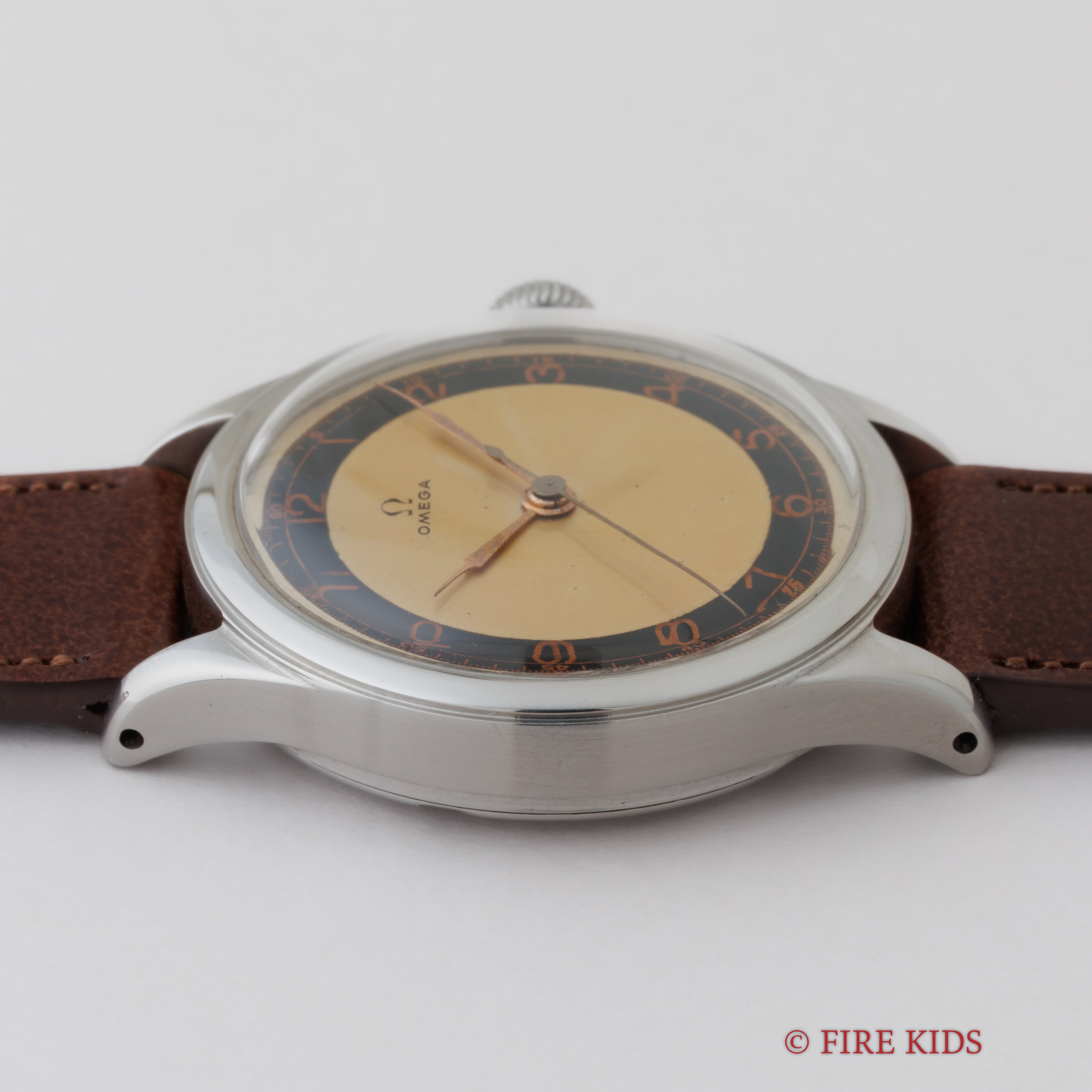 オメガ 30mmキャリバー ツートンダイヤル 手巻 Cal. 30 SC T2 1939年製 スクリューバックケース