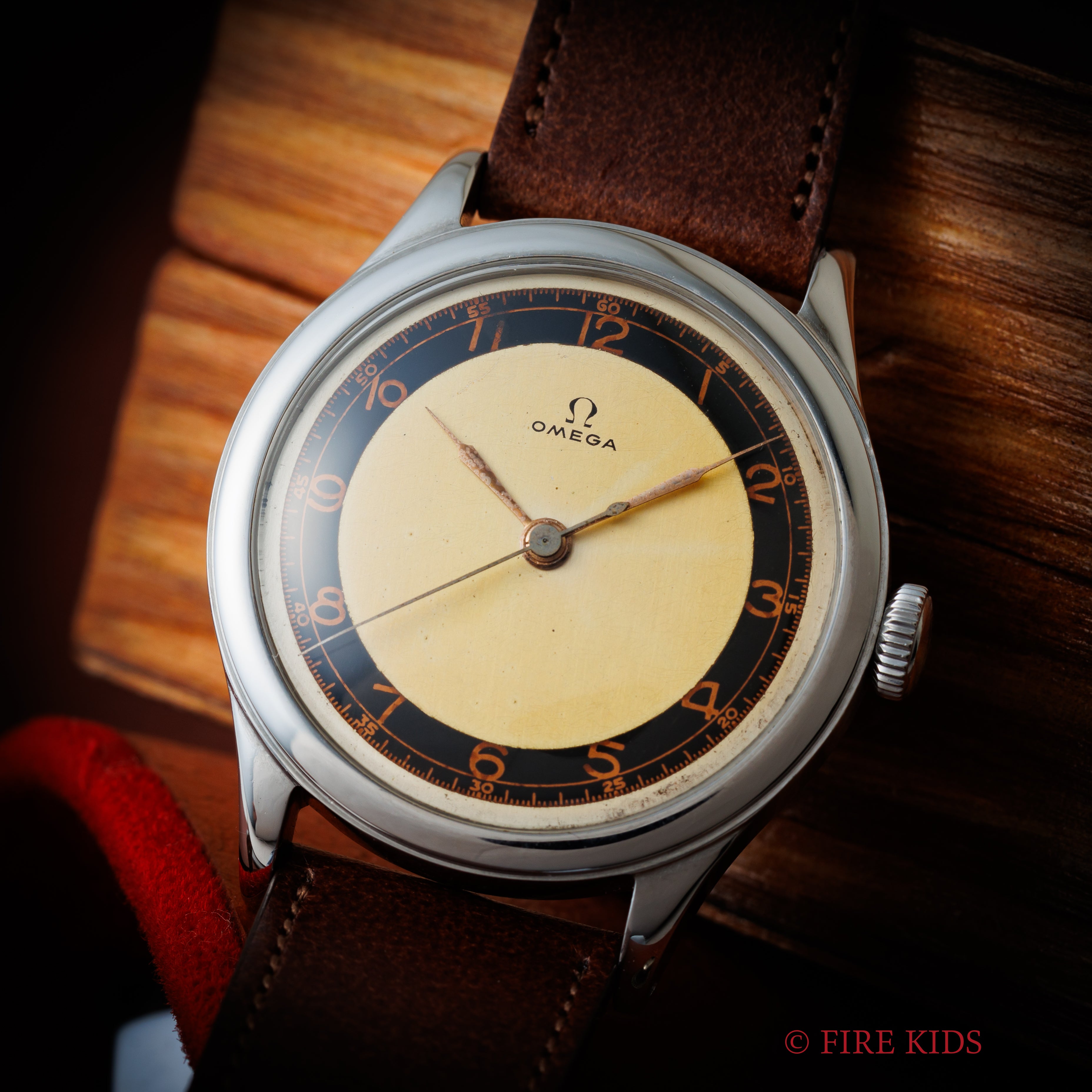 オメガ 30mmキャリバー ツートンダイヤル 手巻 Cal. 30 SC T2 1939年製 スクリューバックケース