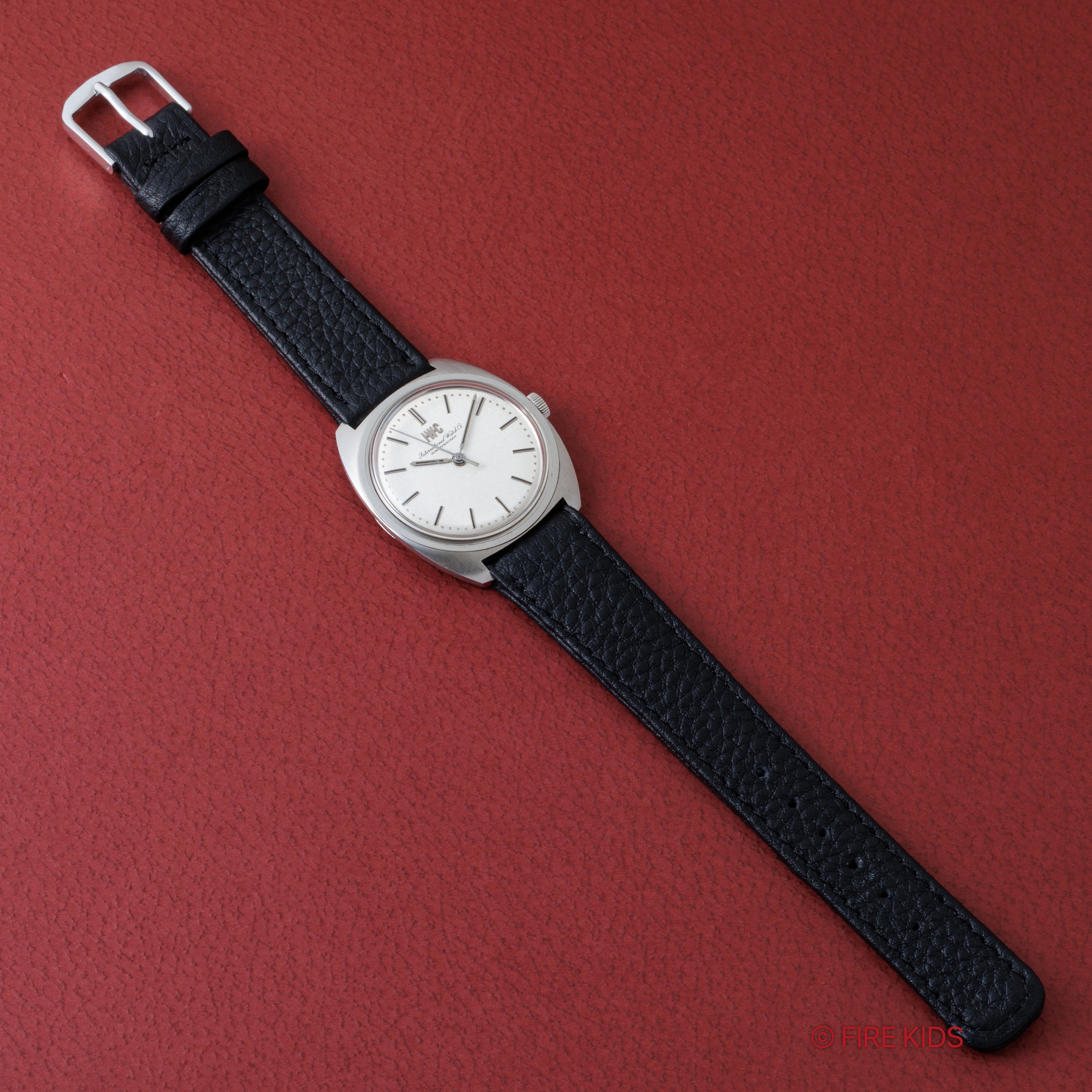 IWC トノーケース 手巻き シルバーダイヤル 1973年製 Ref.R1014A Cal.403