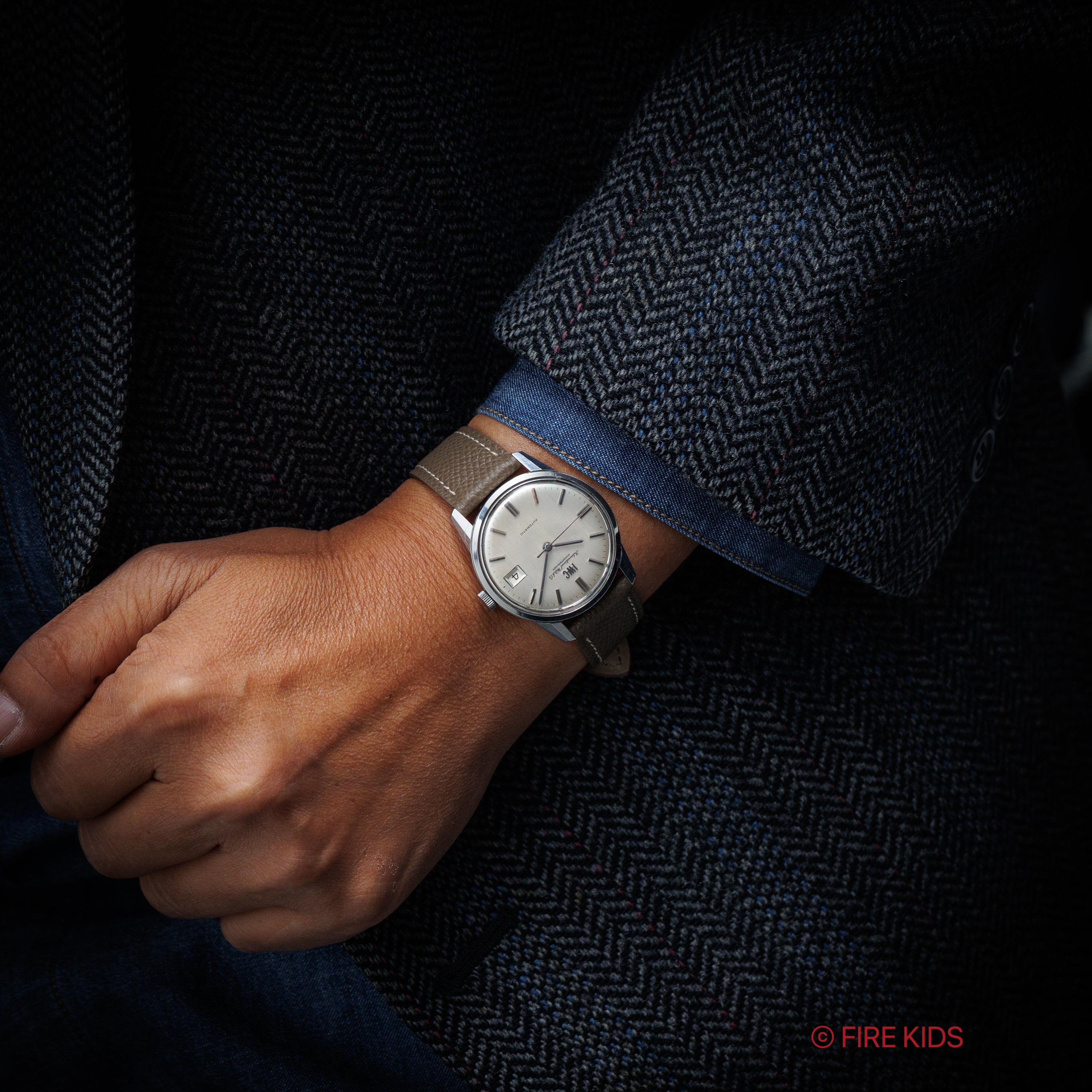 IWC ラウンドケース 1970年製(昭和45年製）ペラトン式自動巻 Ref.R810AD シルバーダイヤル