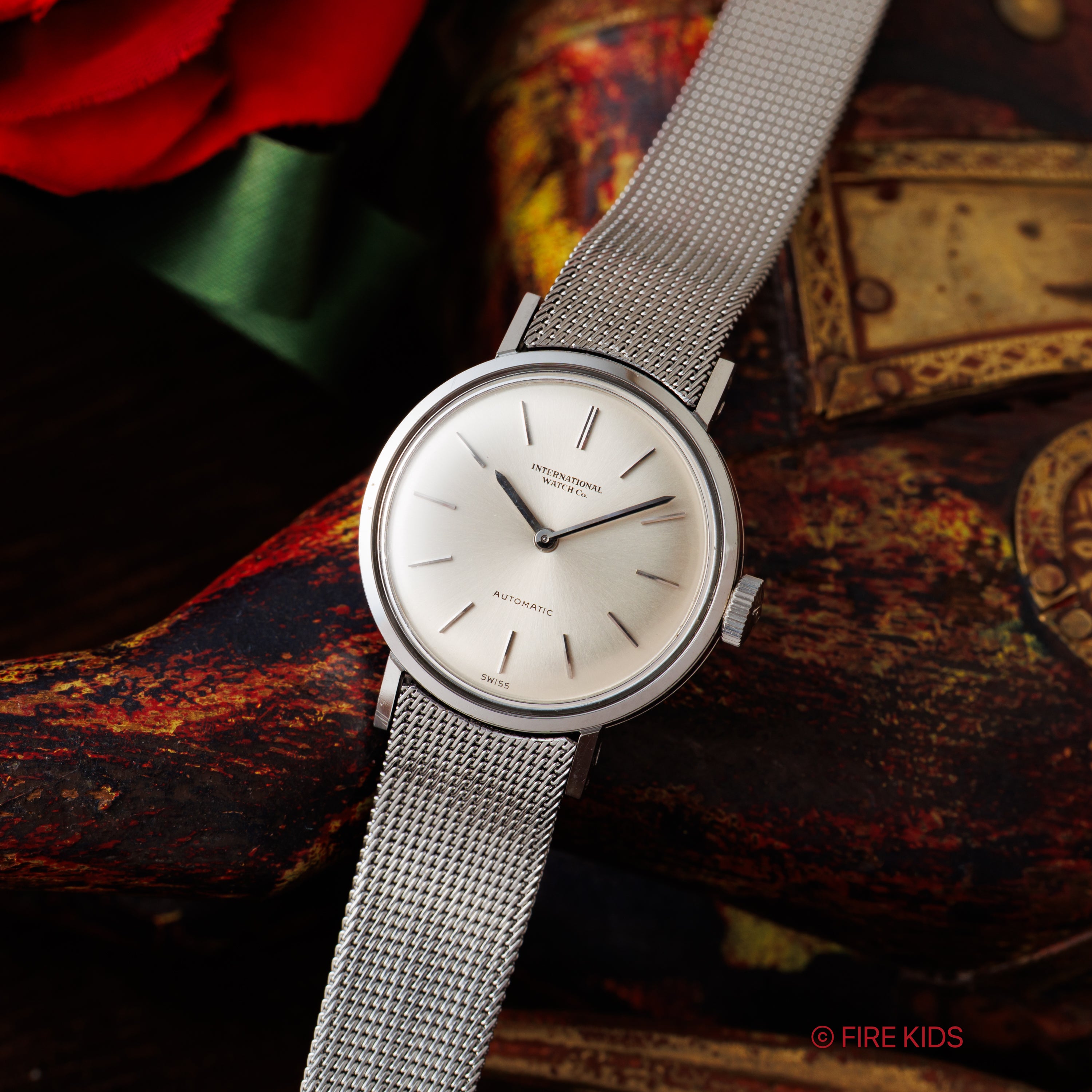 IWC レディース ラウンドケース 1969年製 ペラトン式自動巻Cal.44 純正メッシュブレス