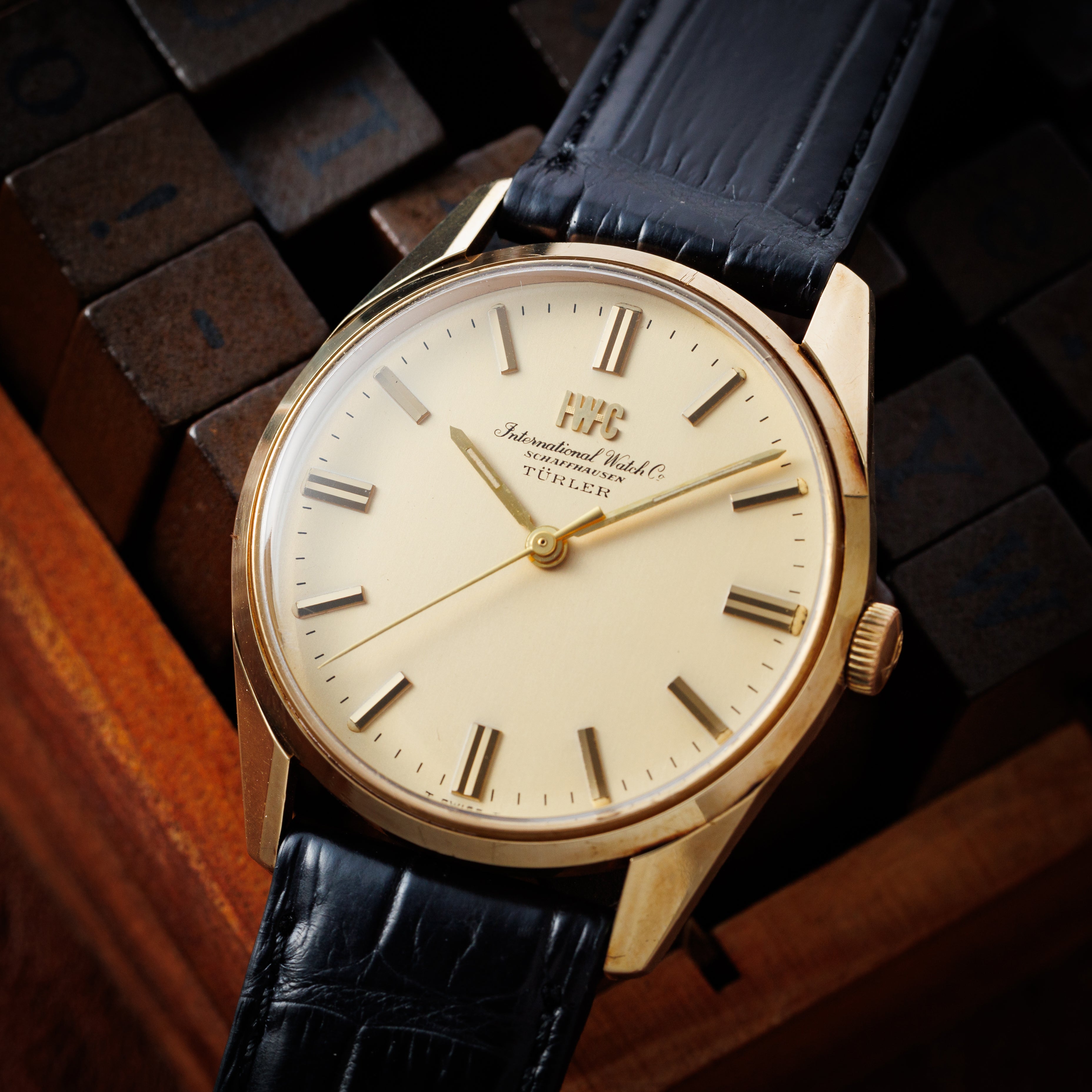 IWC ラウンドケース チューラーWネーム 1965年製 Ref.910 手巻き Cal.89 金張り