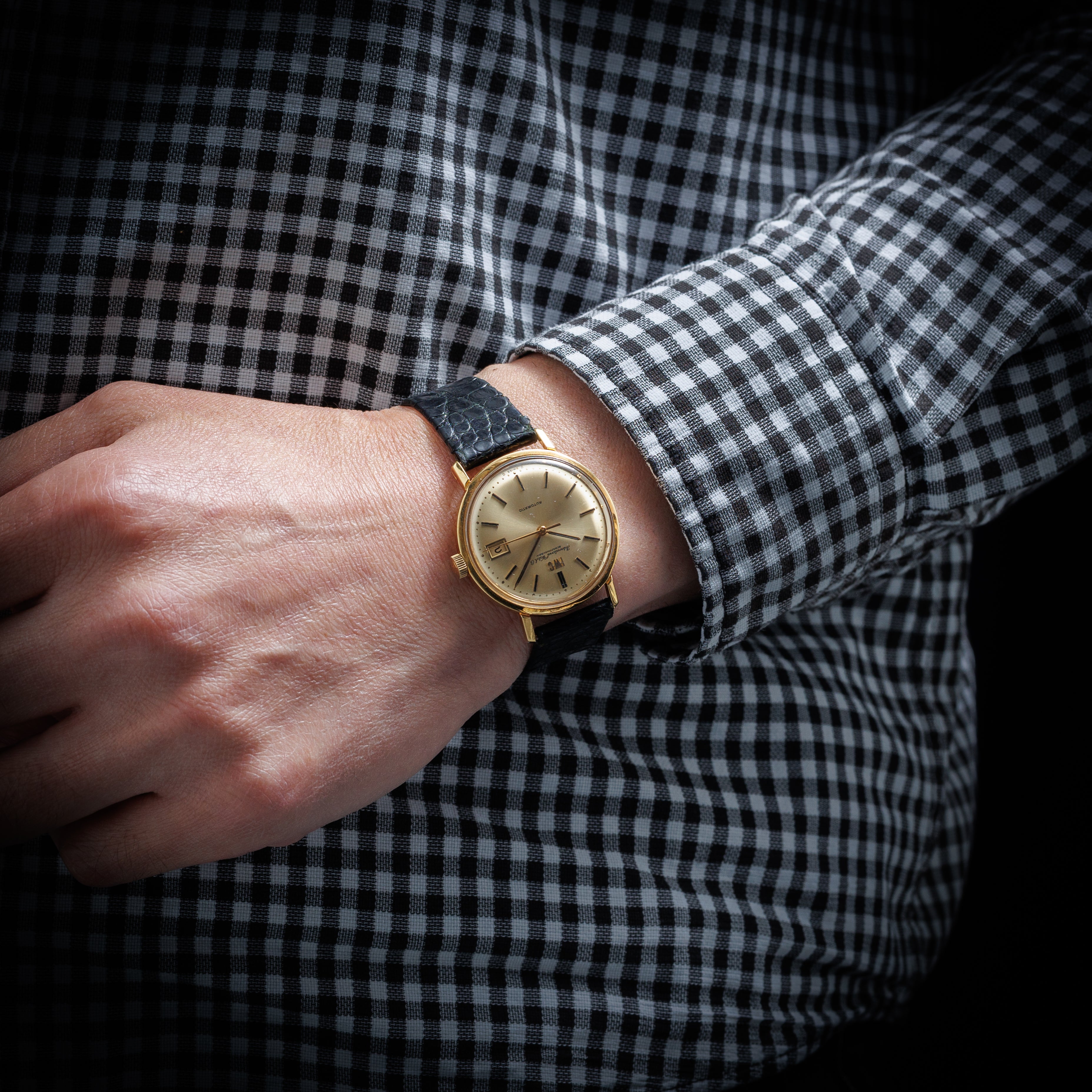 IWC 18金無垢オートマチック 1977年製 ペラトン式自動巻 Cal.8541B  純正GF尾錠付き