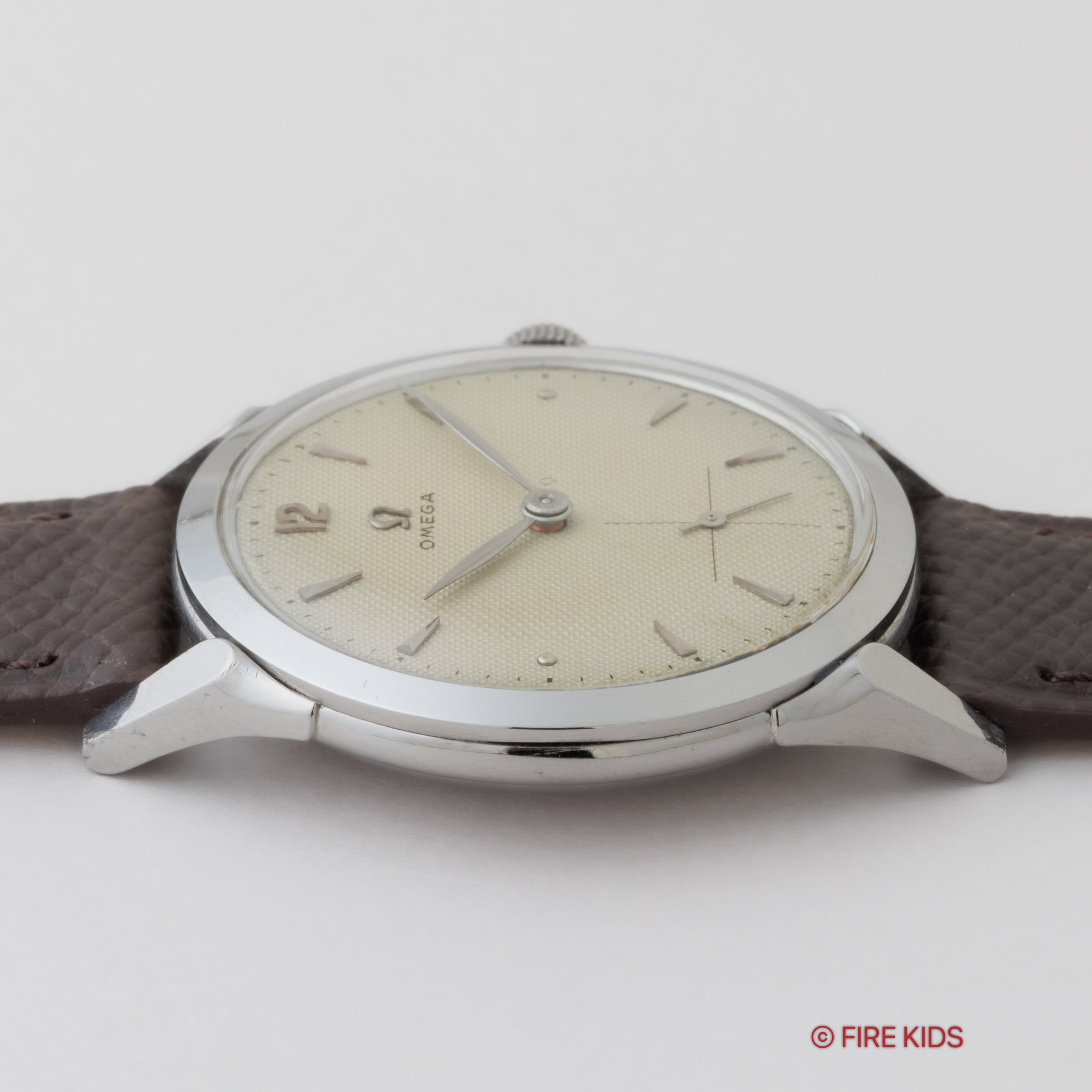 オメガ 30mmキャリバー搭載  スモールセコンド 手巻き Cal.266 1952年製