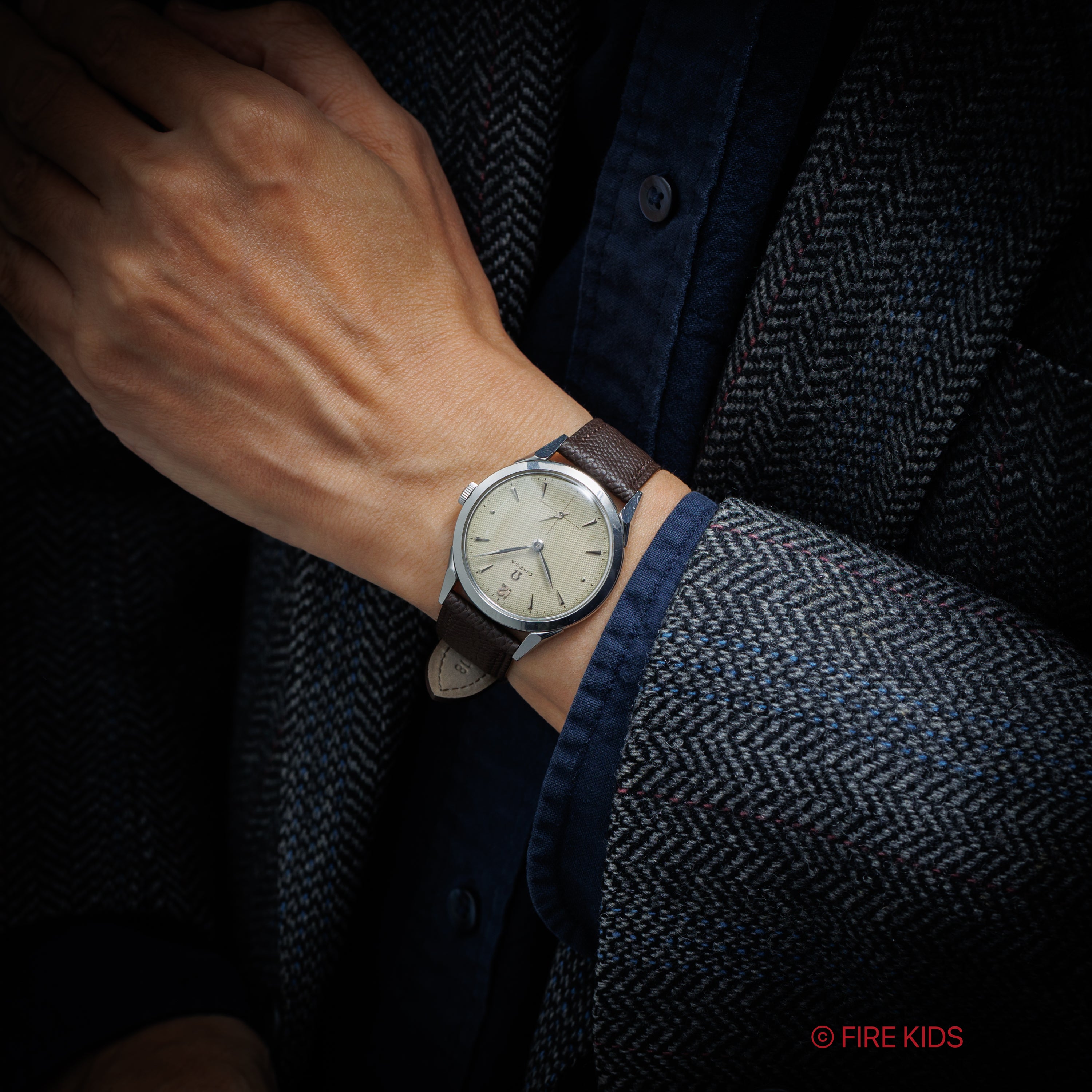 オメガ 30mmキャリバー搭載  スモールセコンド 手巻き Cal.266 1952年製