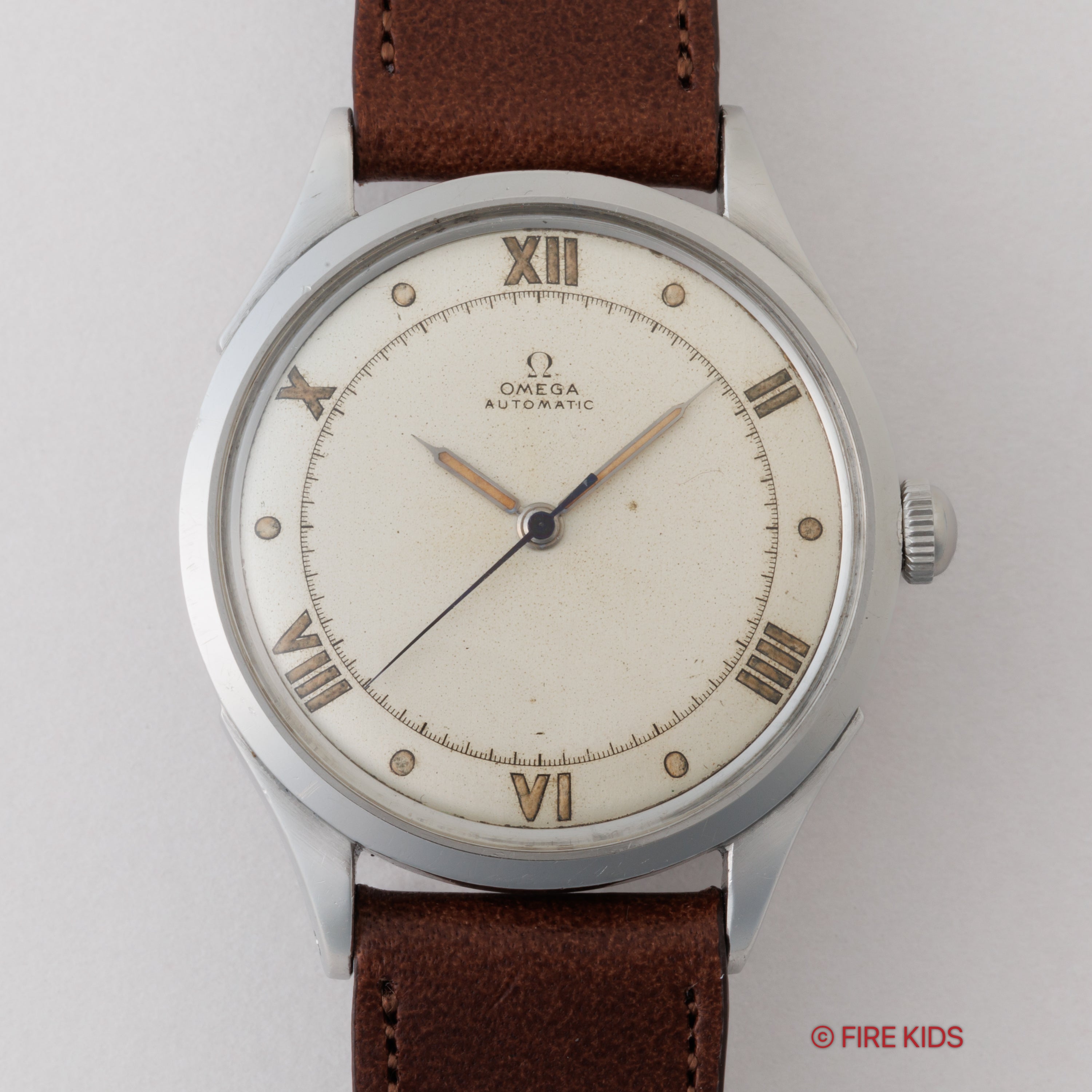 オメガ ラウンドケース 飛びローマ 1944年製 バンパー式オートマチック Ref.2421/4