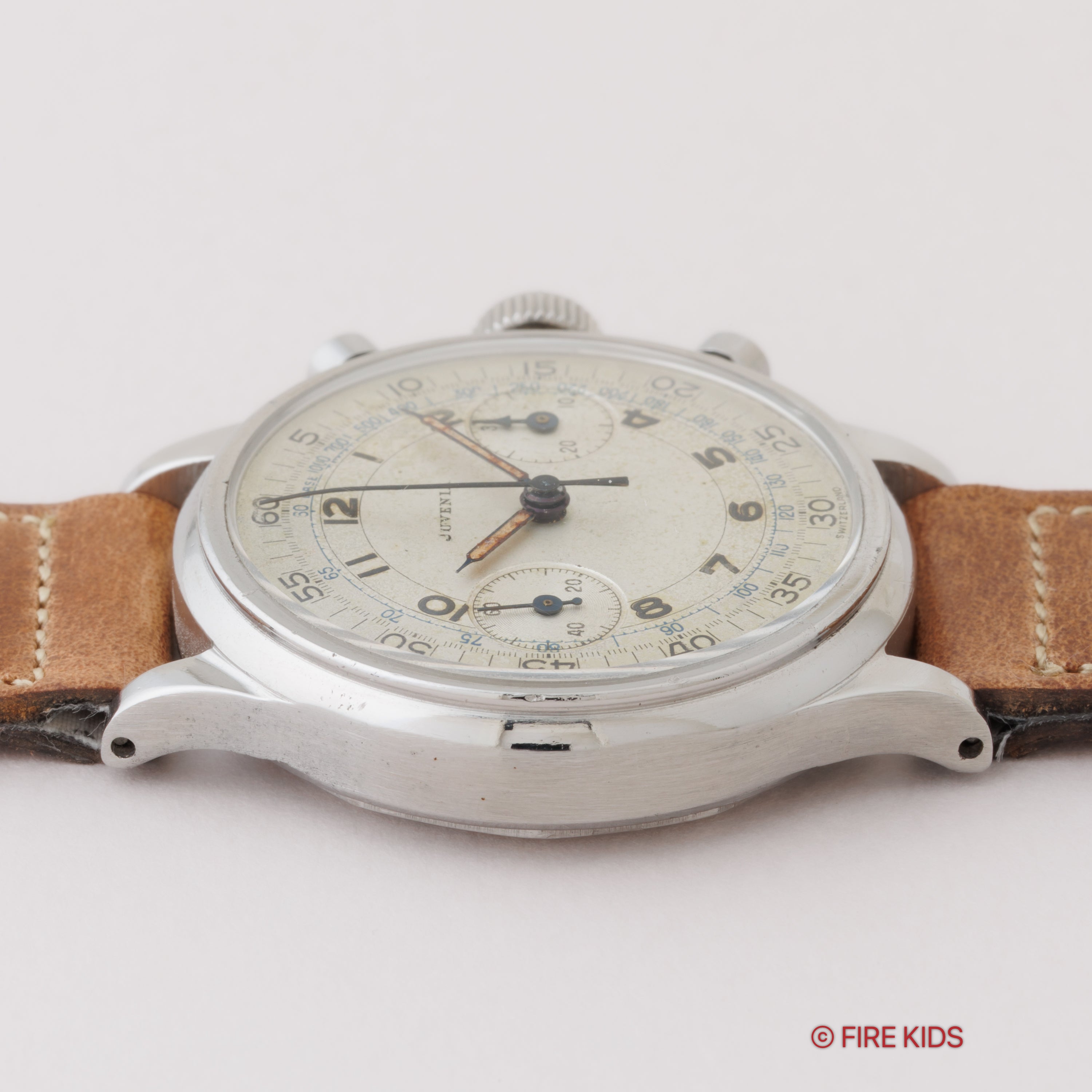 ジュベニア 2レジスター クロノグラフ Cal.VENUS150 1940年代製