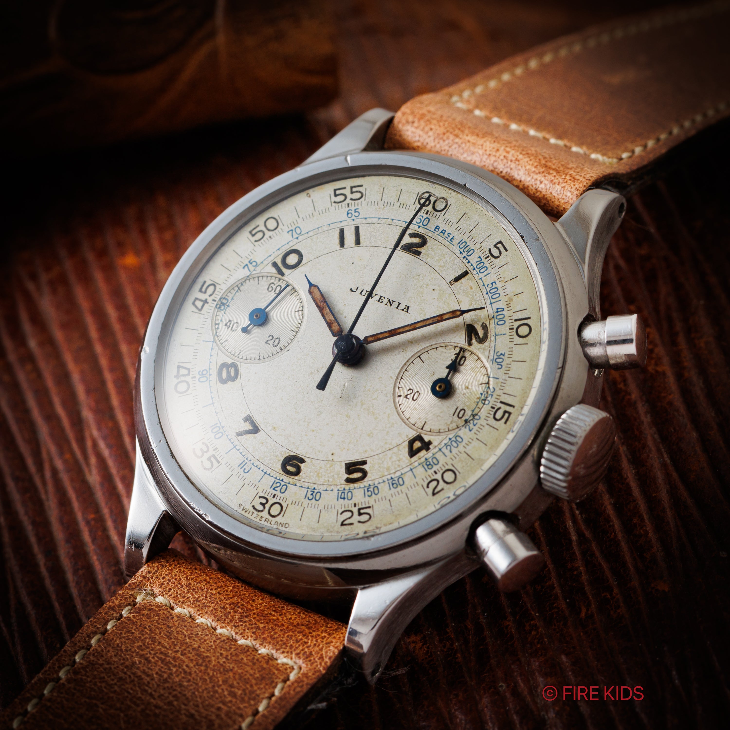 ジュベニア 2レジスター クロノグラフ Cal.VENUS150 1940年代製