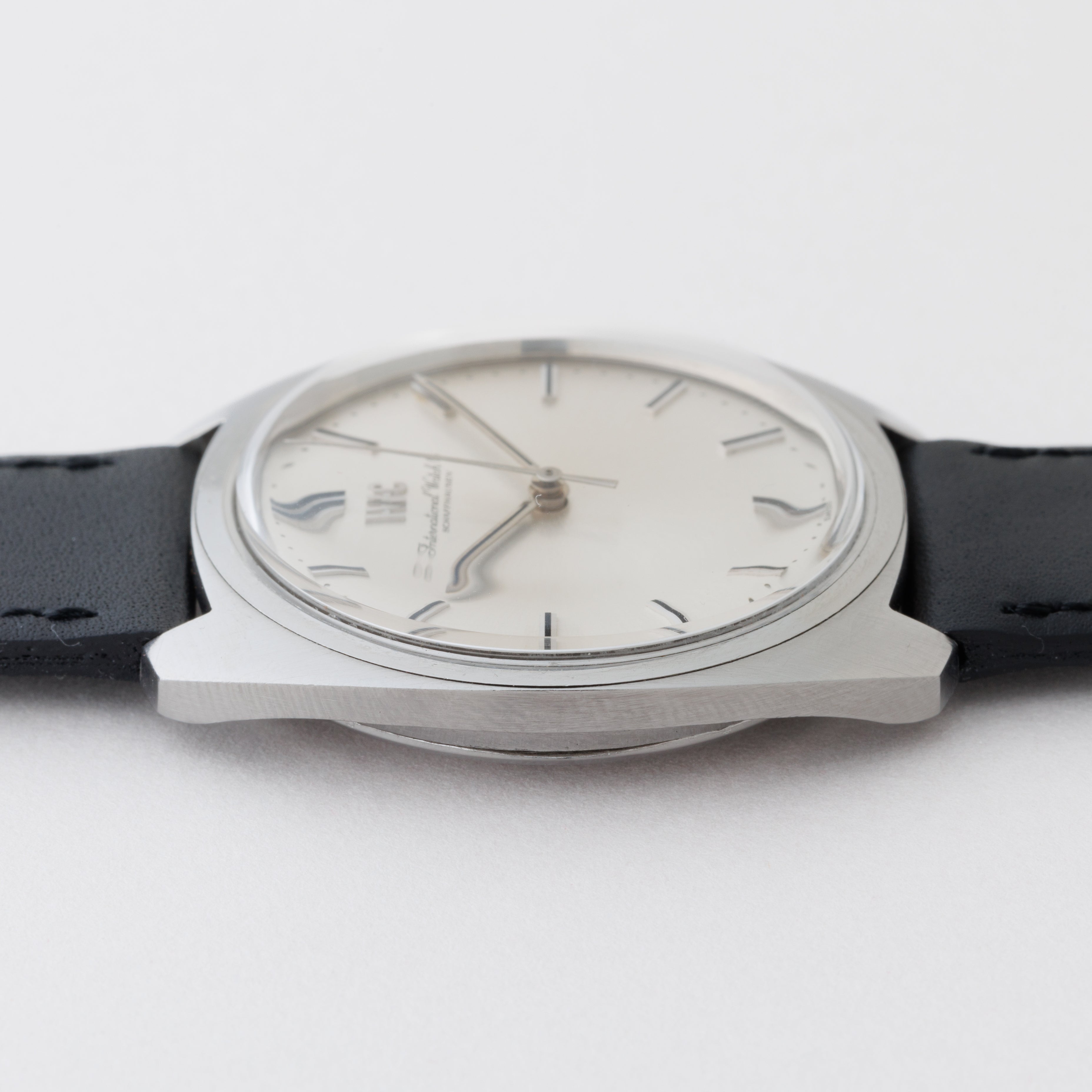 IWC トノー型 1972年製 Ref.R1819 手巻き Cal.89 手巻き お魚リューズ