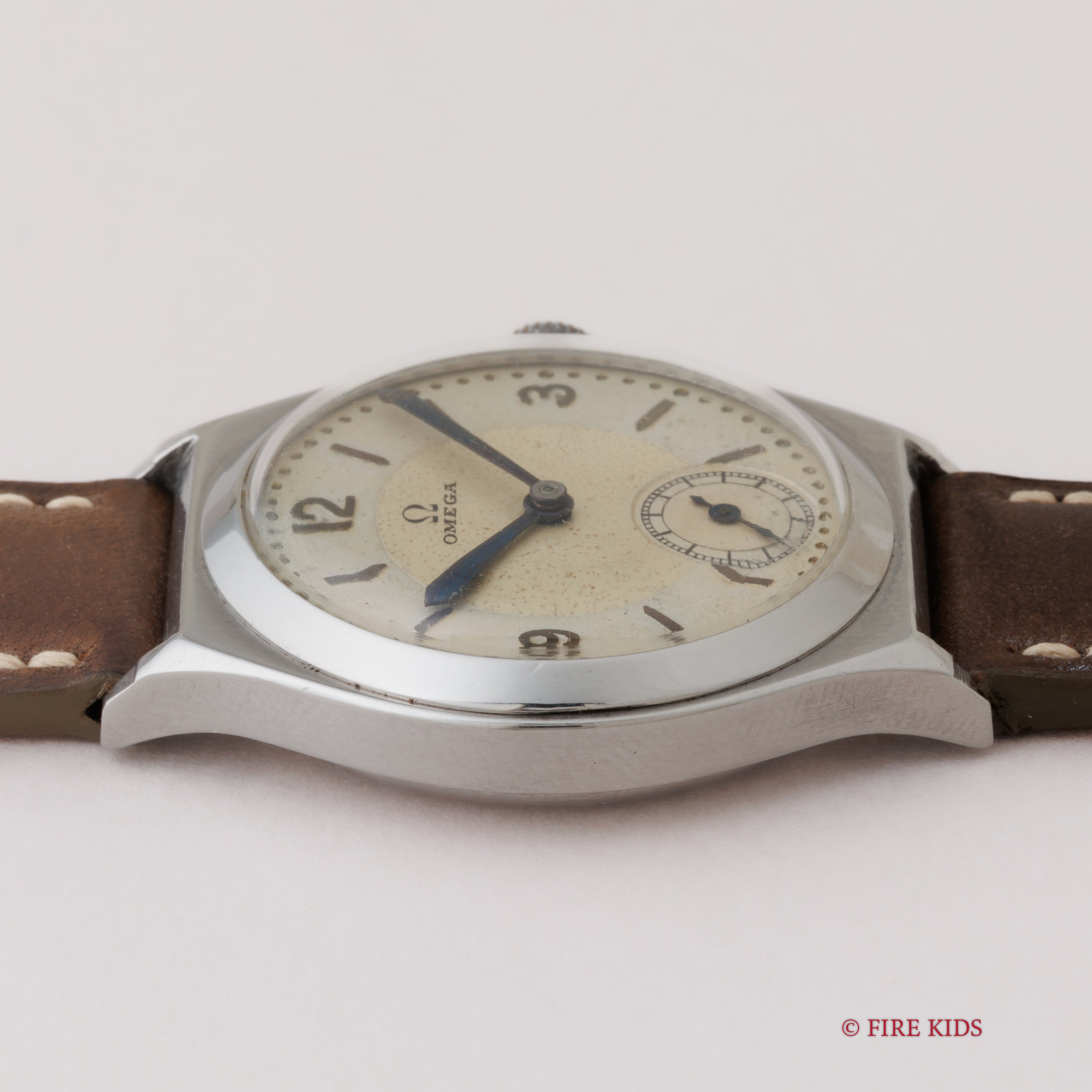 オメガ 1930年代製 Cal.26.5SOB T-2 ツートンダイヤル 手巻き スモセコ