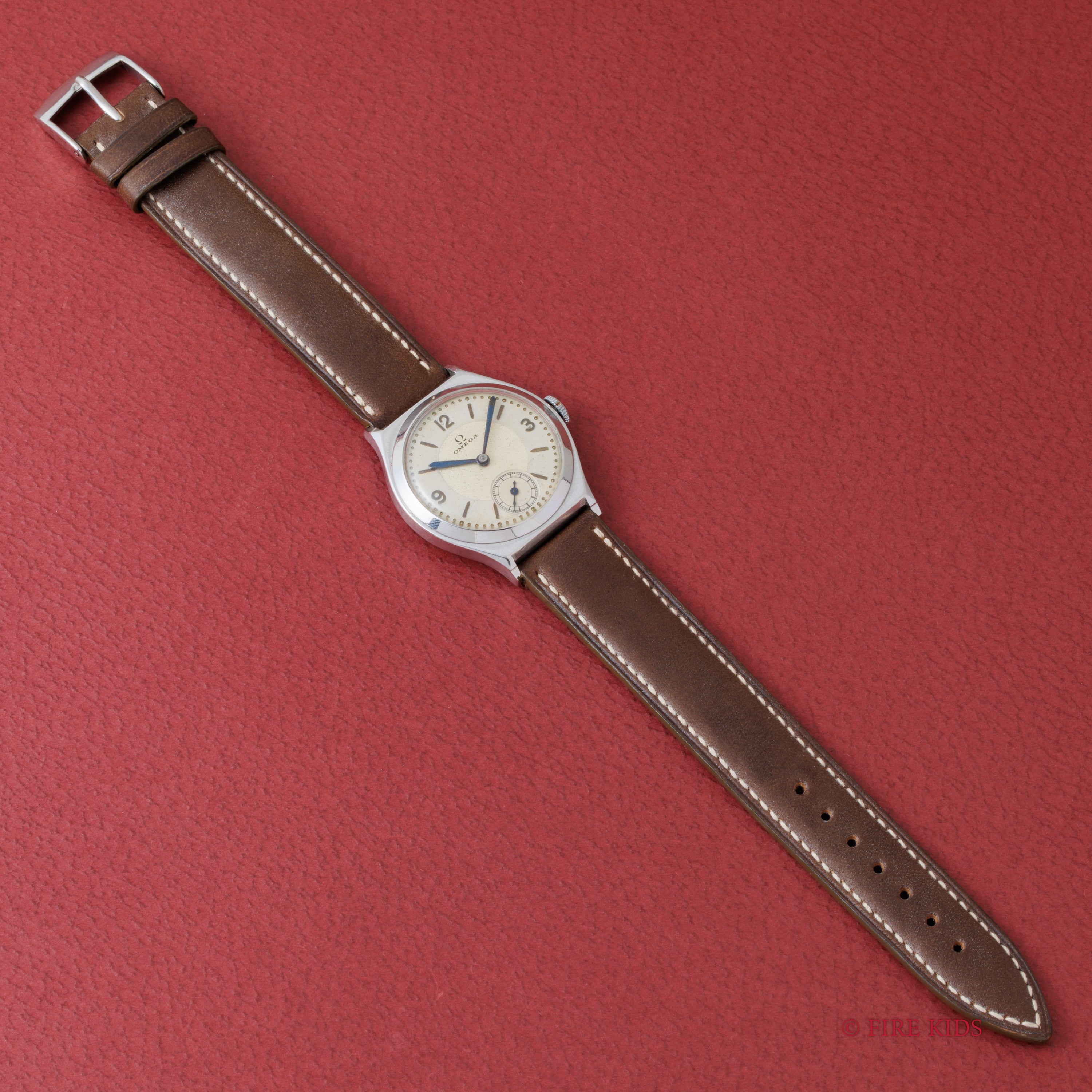 オメガ 1930年代製 Cal.26.5SOB T-2 ツートンダイヤル 手巻き スモセコ