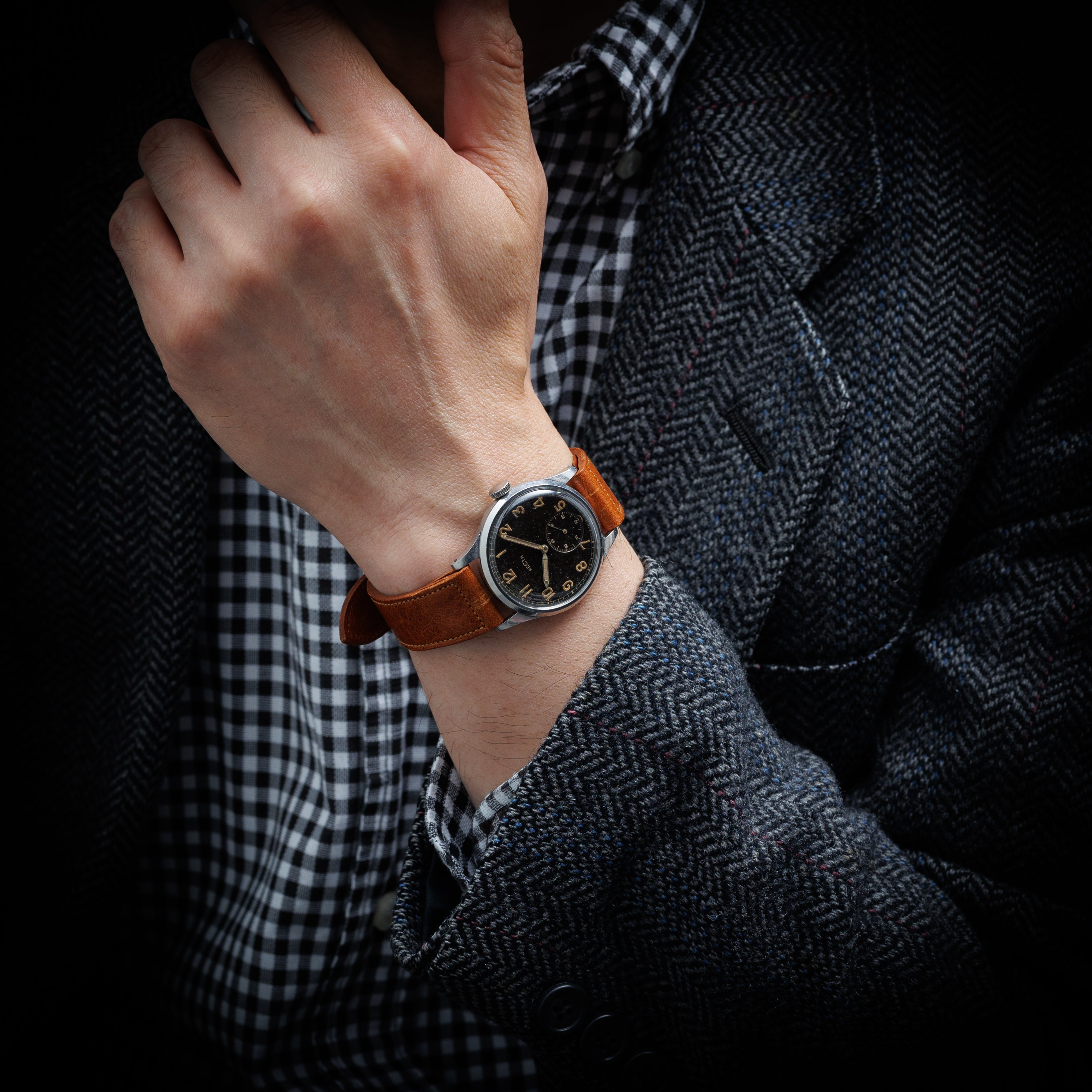 レクタ ラウンドケース ブラックアラビアダイアル 手巻き 1940年代製